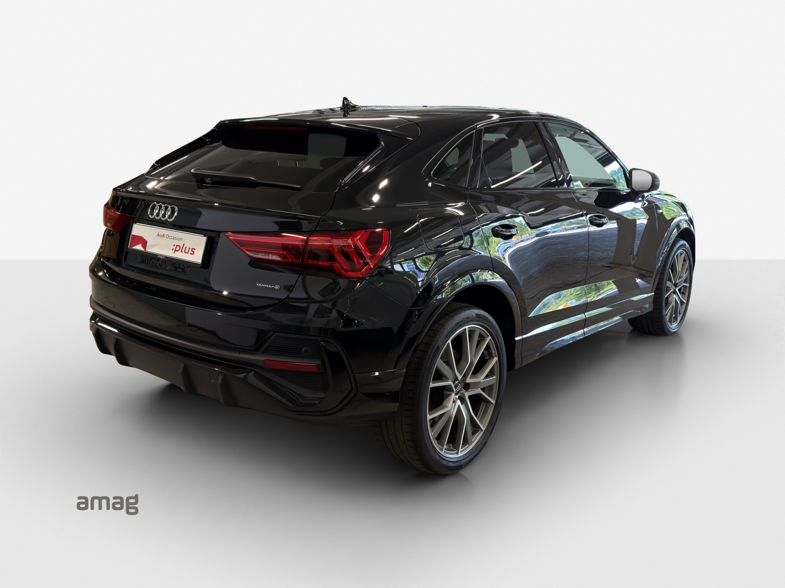 AUDI Q3 Sportback 45 TFSI S line quattro S-tronic-image-4