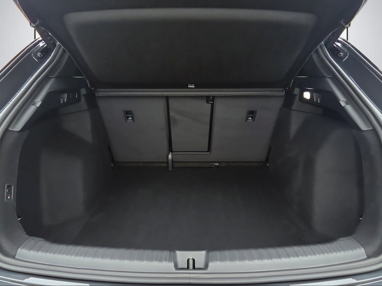 AUDI Q4 e-tron SUV quattro performance-image-11
