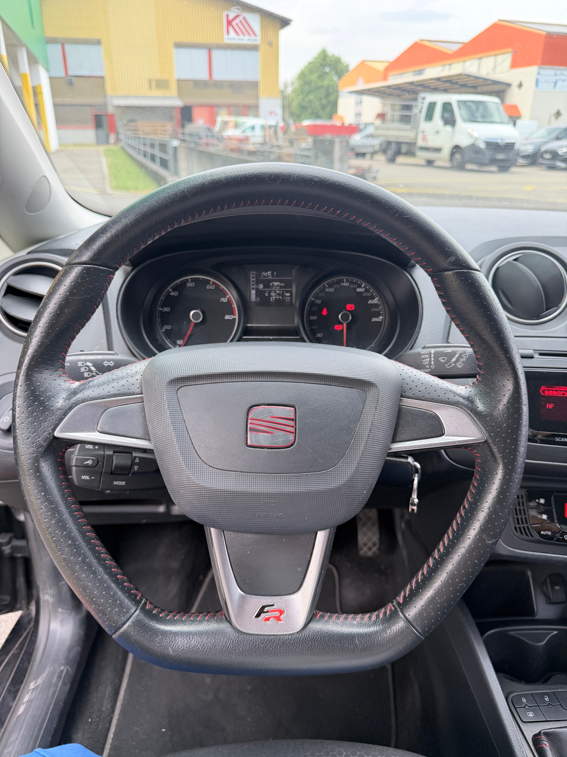 SEAT Ibiza 1.2 TSI FR-image-12