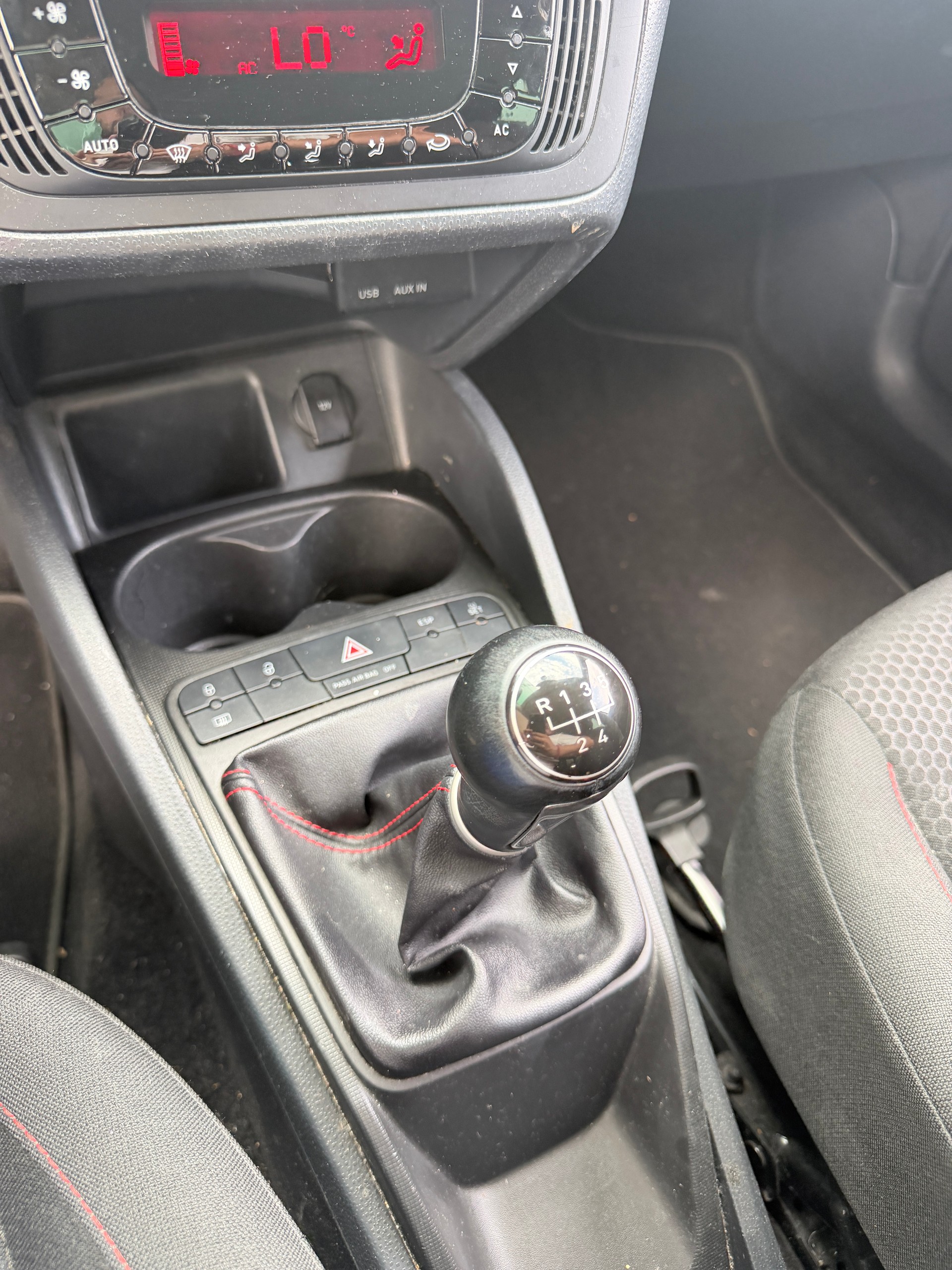 SEAT Ibiza 1.2 TSI FR-image-13