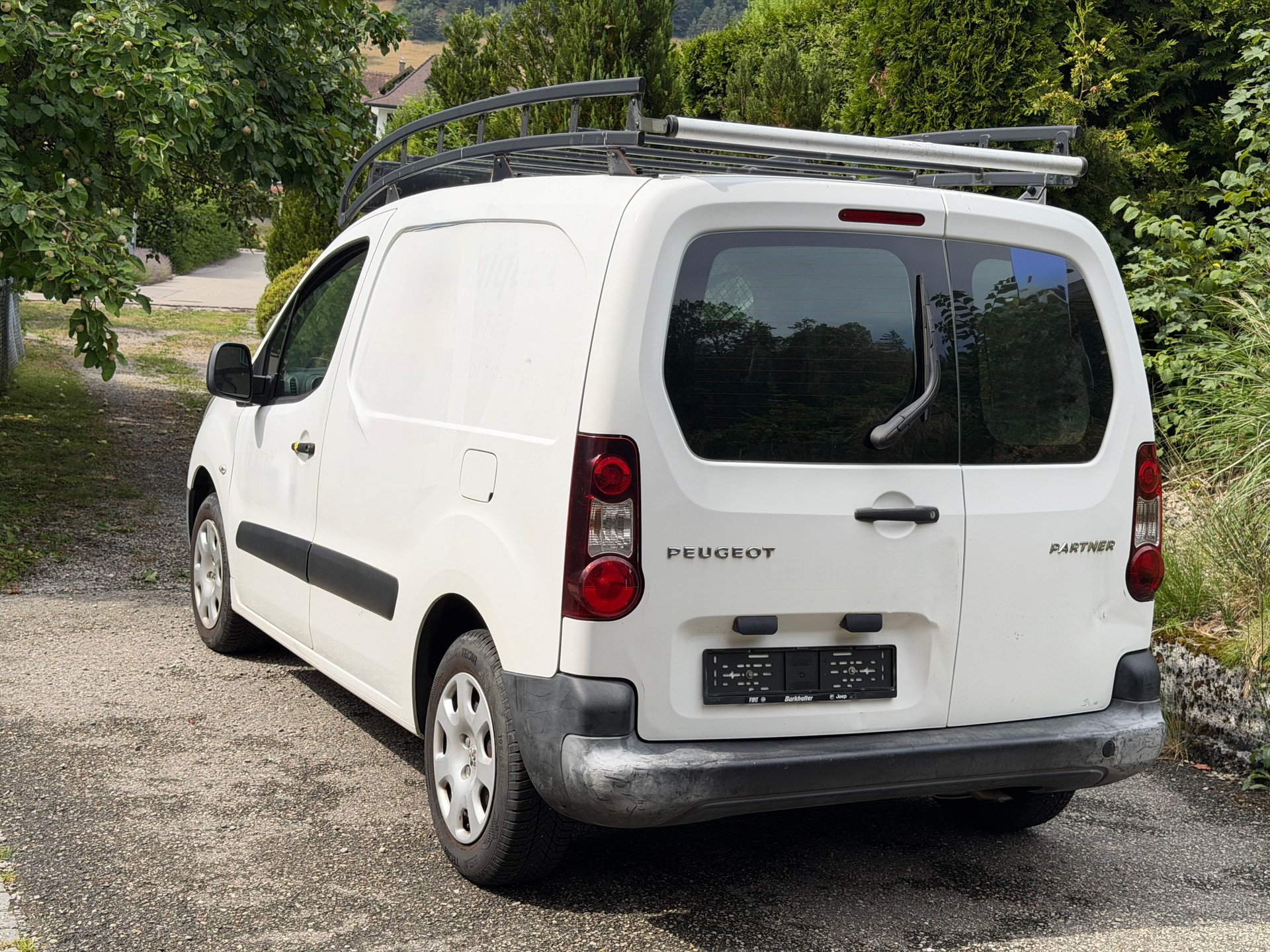 PEUGEOT Partner 1.6 VTi Urban-image-5