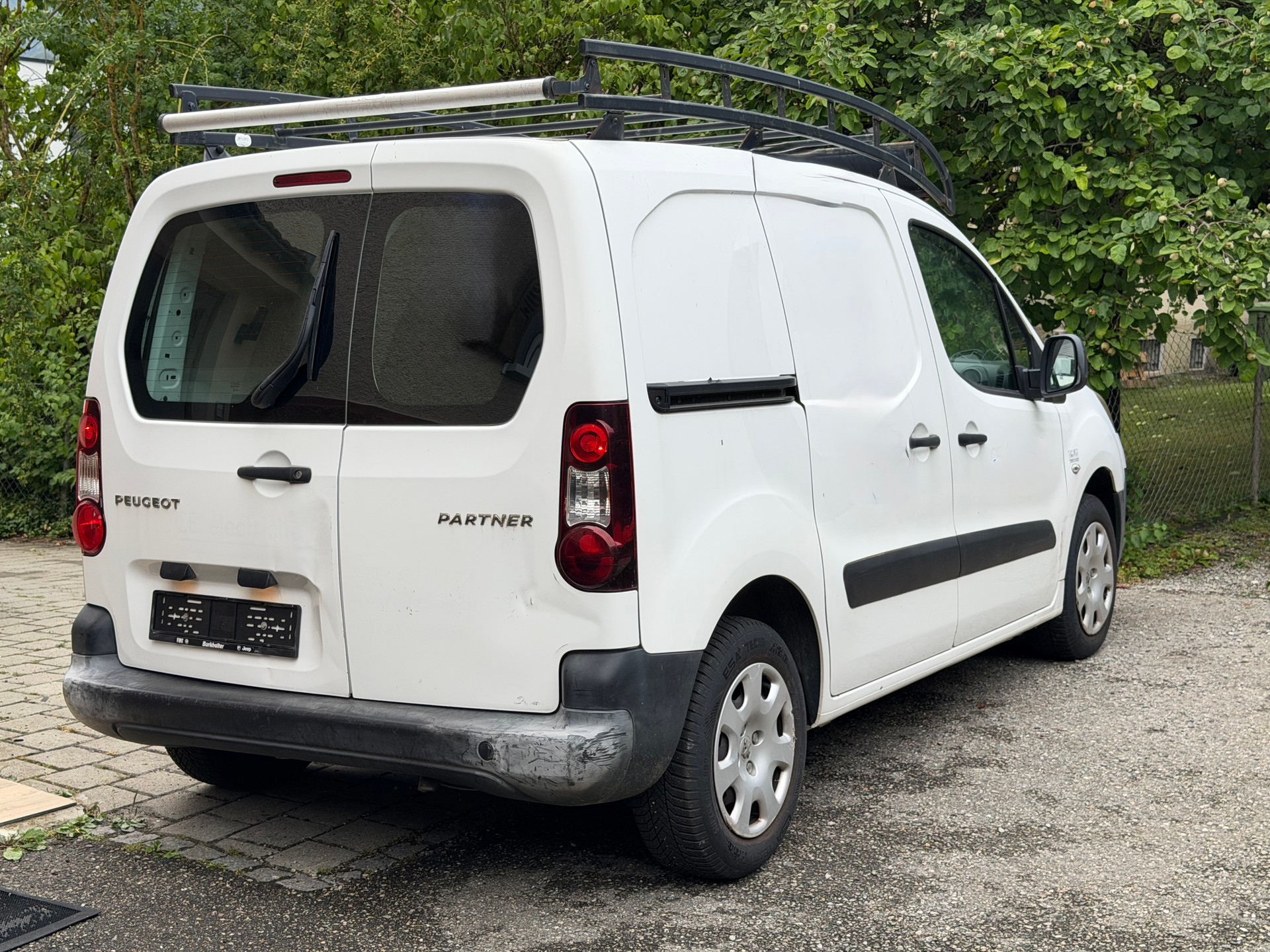 PEUGEOT Partner 1.6 VTi Urban-image-2