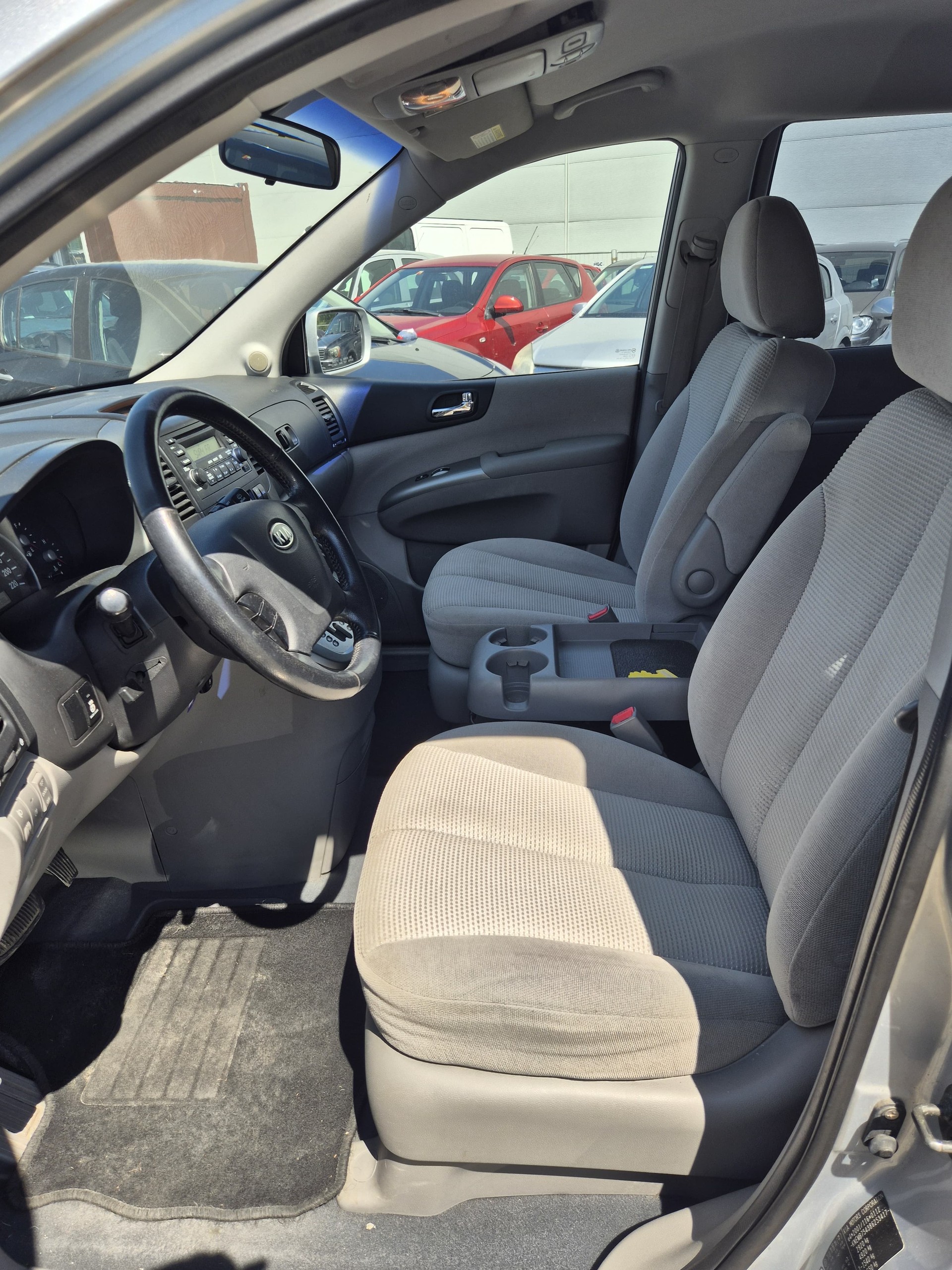 KIA Carnival 2.9 CRDi Trend-image-6