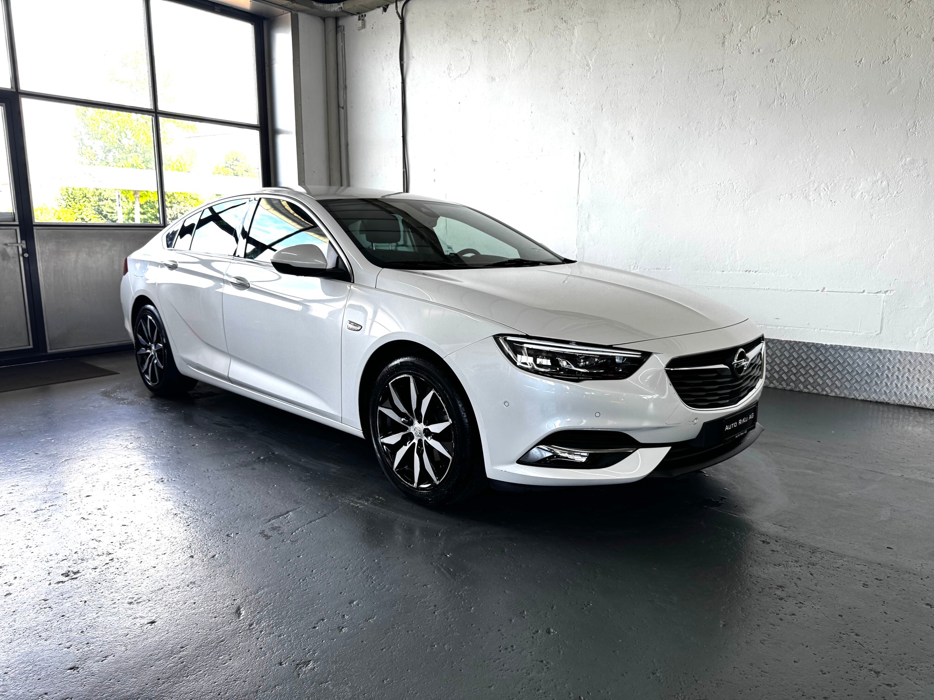 OPEL Insignia 1.5 T Grand Sport Excellence Automatic-image-1