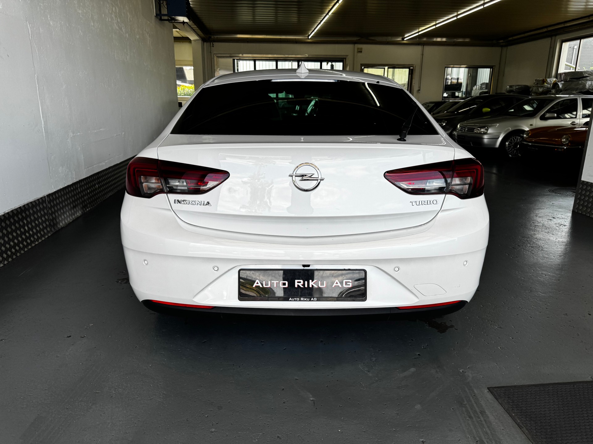 OPEL Insignia 1.5 T Grand Sport Excellence Automatic-image-10