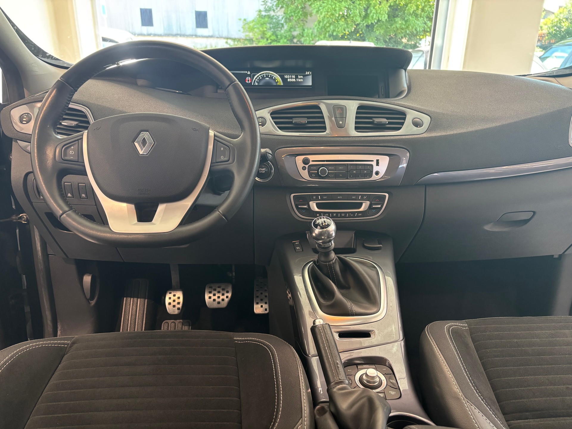 RENAULT Scénic Xmod 1.2 16V Turbo Bose Edition-image-7