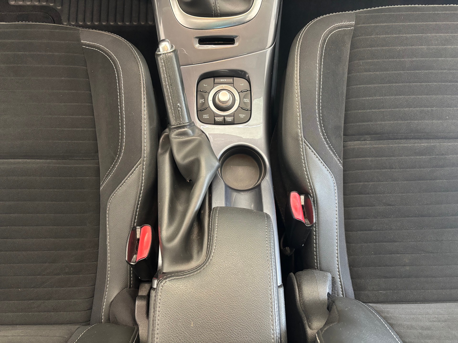 RENAULT Scénic Xmod 1.2 16V Turbo Bose Edition-image-14