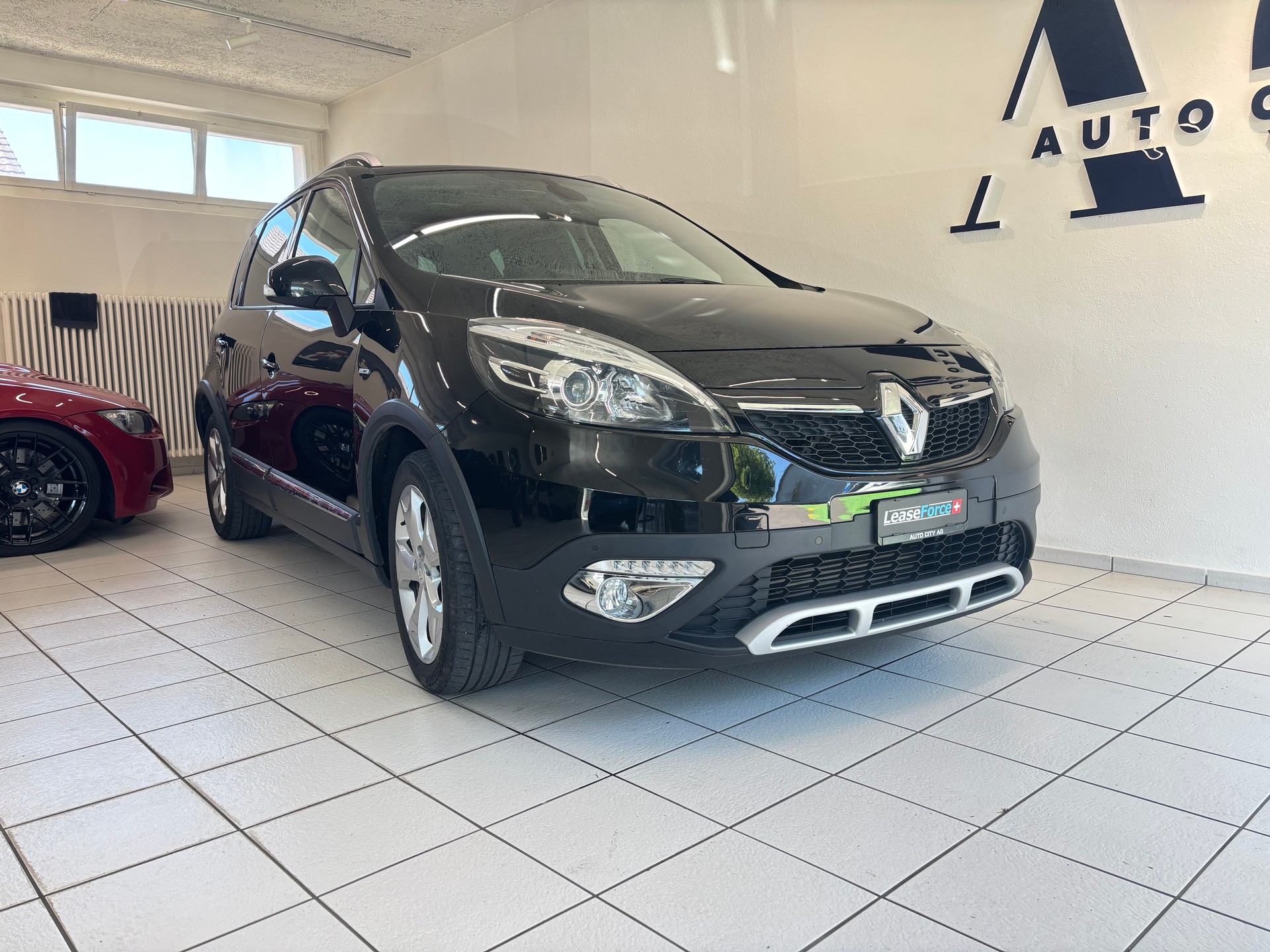 RENAULT Scénic Xmod 1.2 16V Turbo Bose Edition-image-0