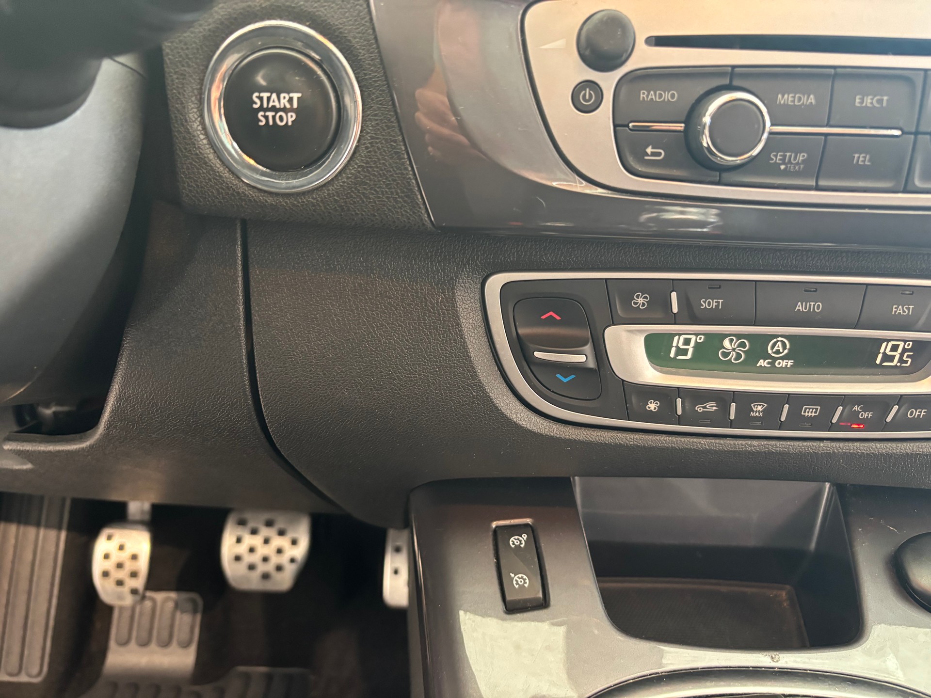 RENAULT Scénic Xmod 1.2 16V Turbo Bose Edition-image-15