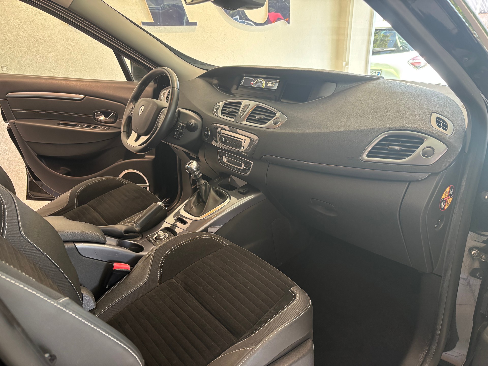 RENAULT Scénic Xmod 1.2 16V Turbo Bose Edition-image-6