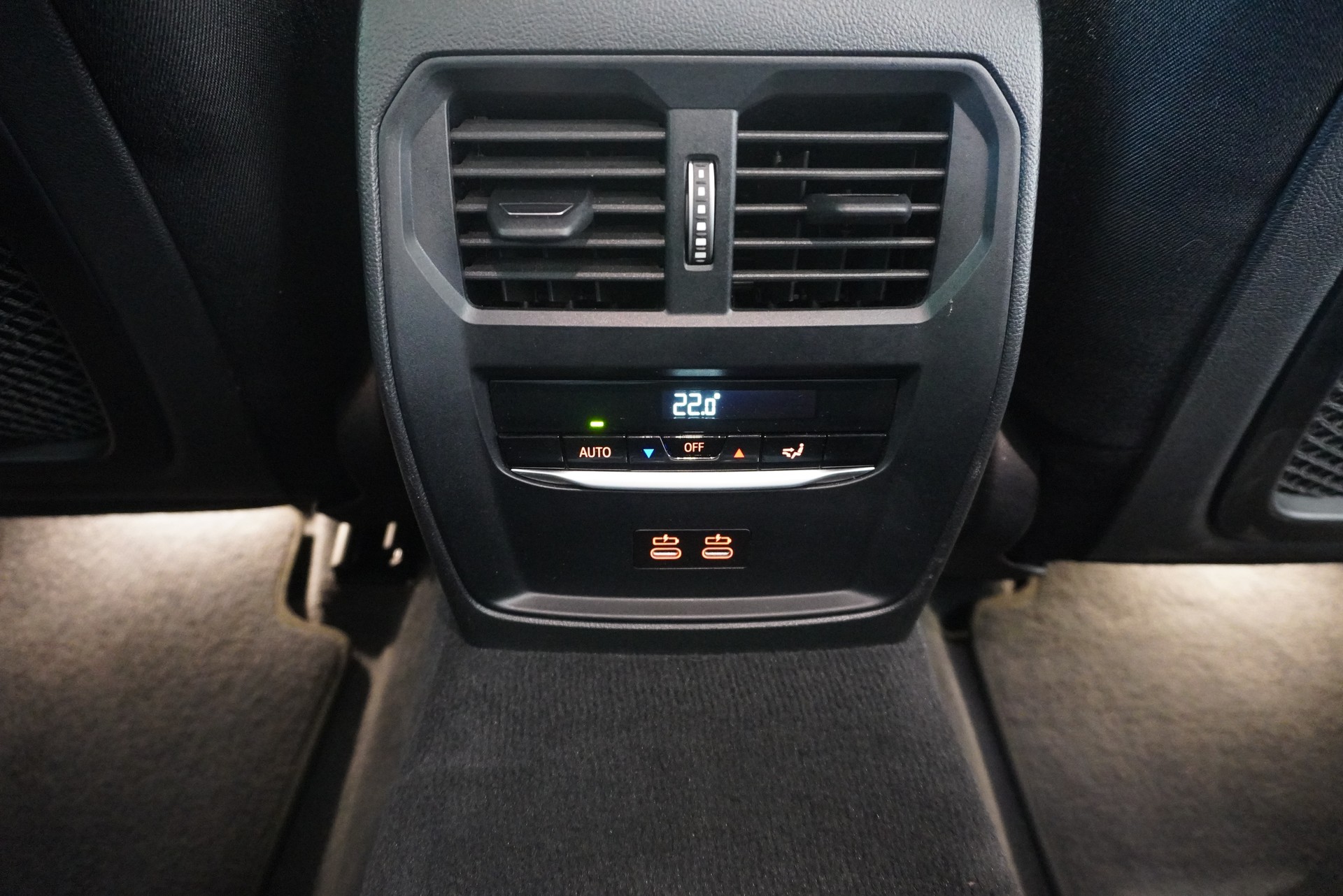 BMW 320d xDrive 48V Touring Steptronic-image-21