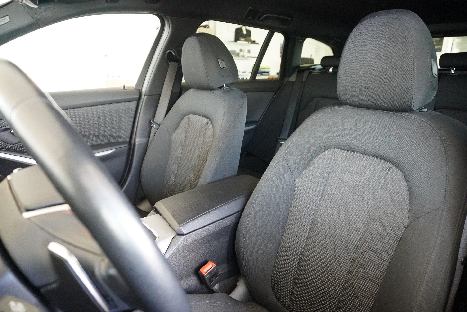 BMW 320d xDrive 48V Touring Steptronic-image-13