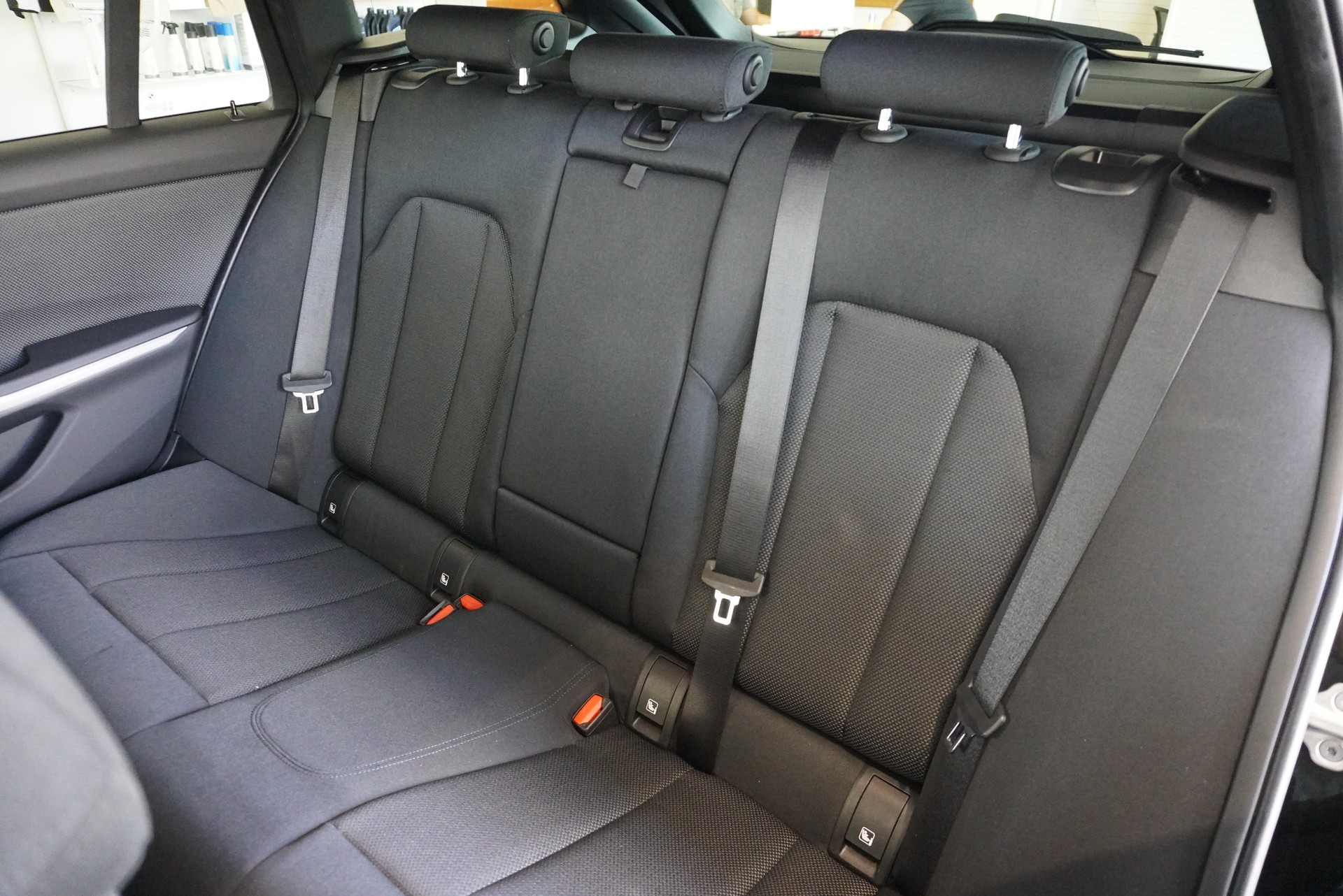 BMW 320d xDrive 48V Touring Steptronic-image-18