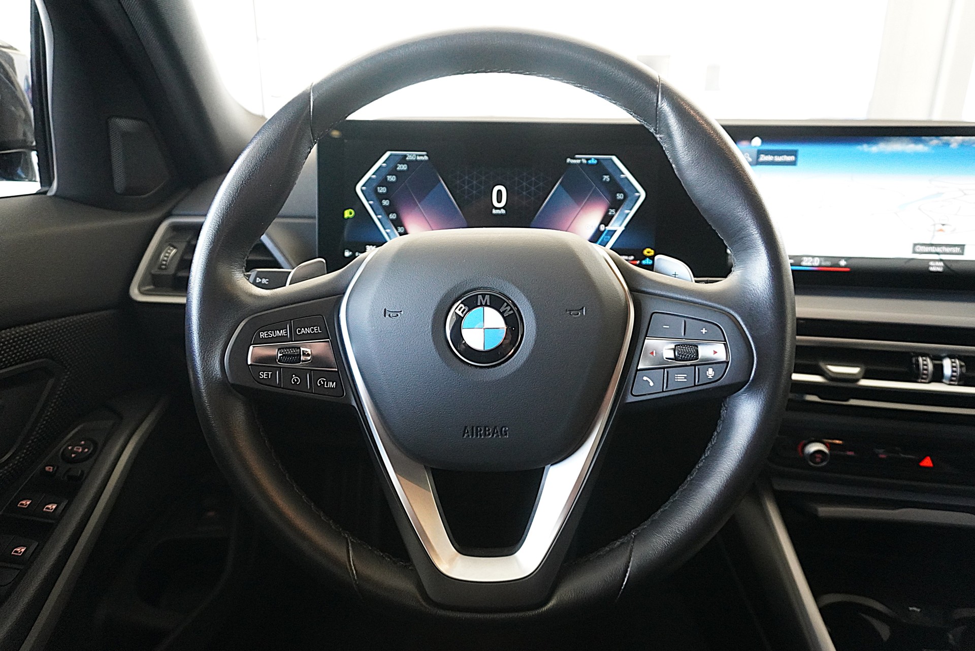 BMW 320d xDrive 48V Touring Steptronic-image-11