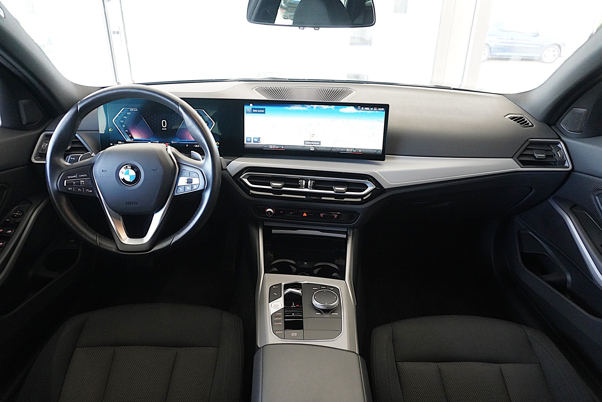 BMW 320d xDrive 48V Touring Steptronic-image-10