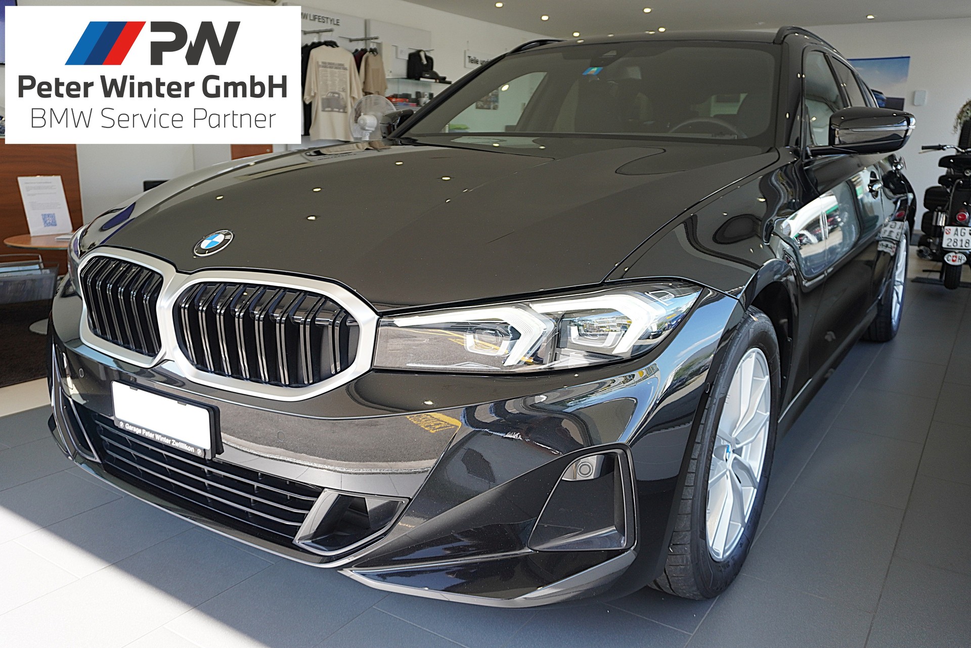 BMW 320d xDrive 48V Touring Steptronic-image-0