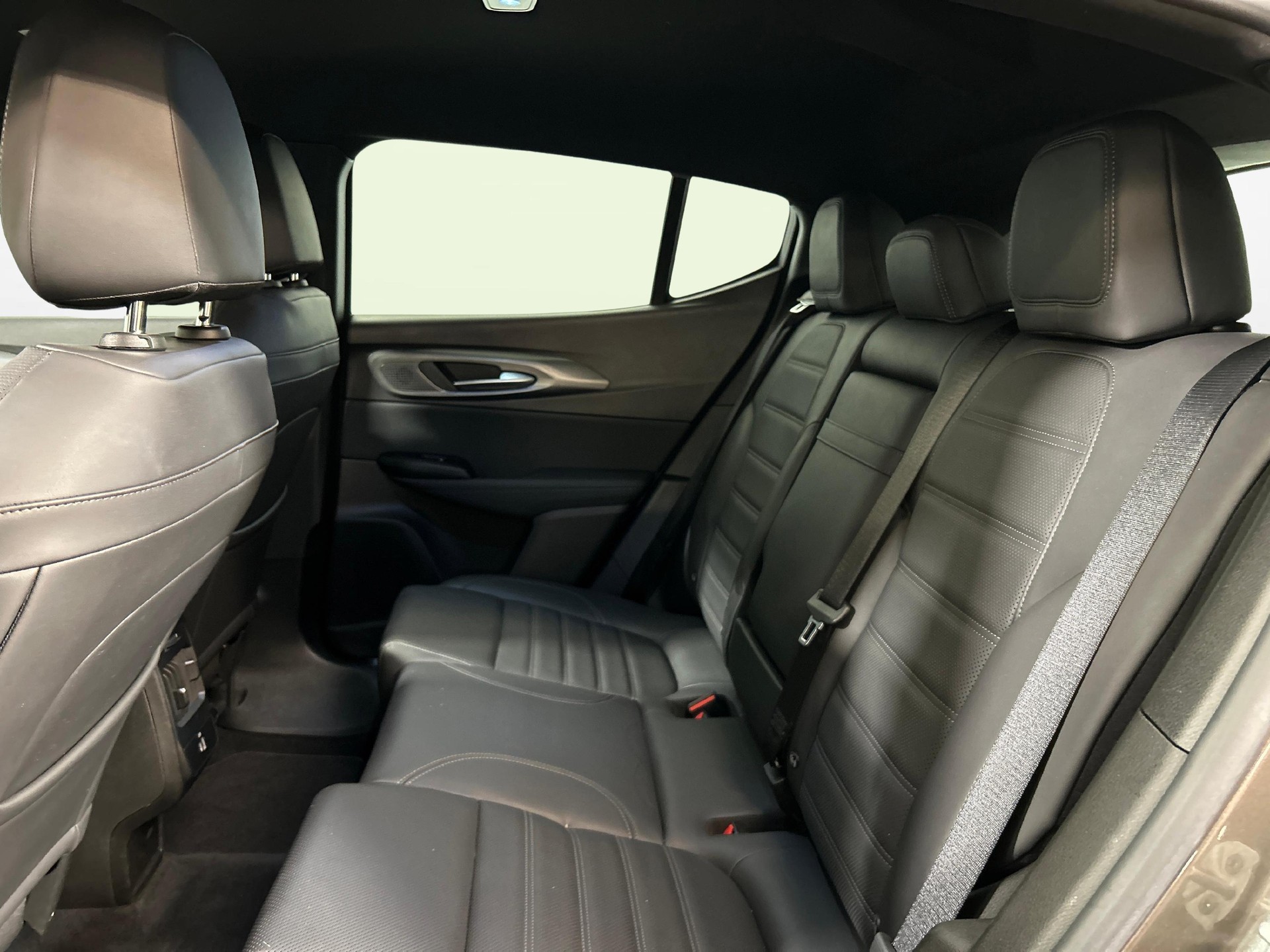 ALFA ROMEO Tonale 1.5 Ti-showroom-element-3