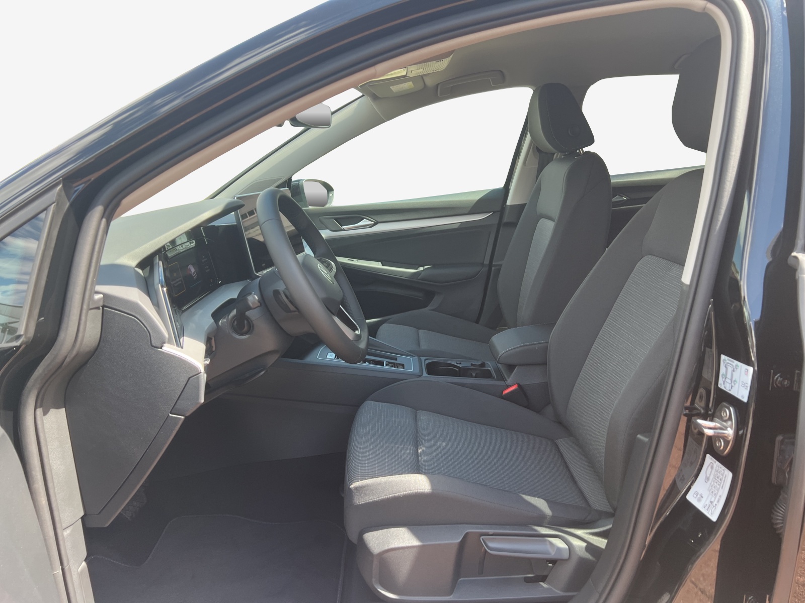VW Golf 1.5 e TSI mHEV Value DSG-image-7