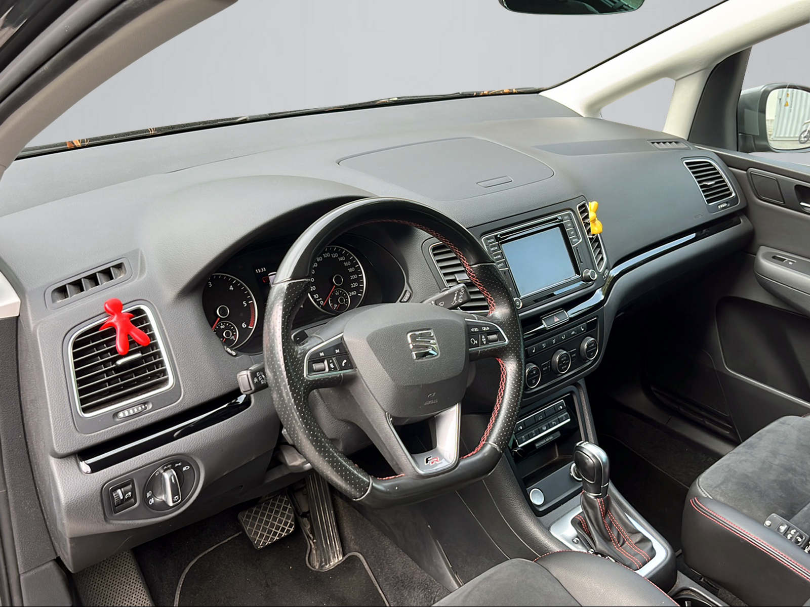 SEAT Alhambra 2.0 TDI 4Drive SWISS FR-image-4