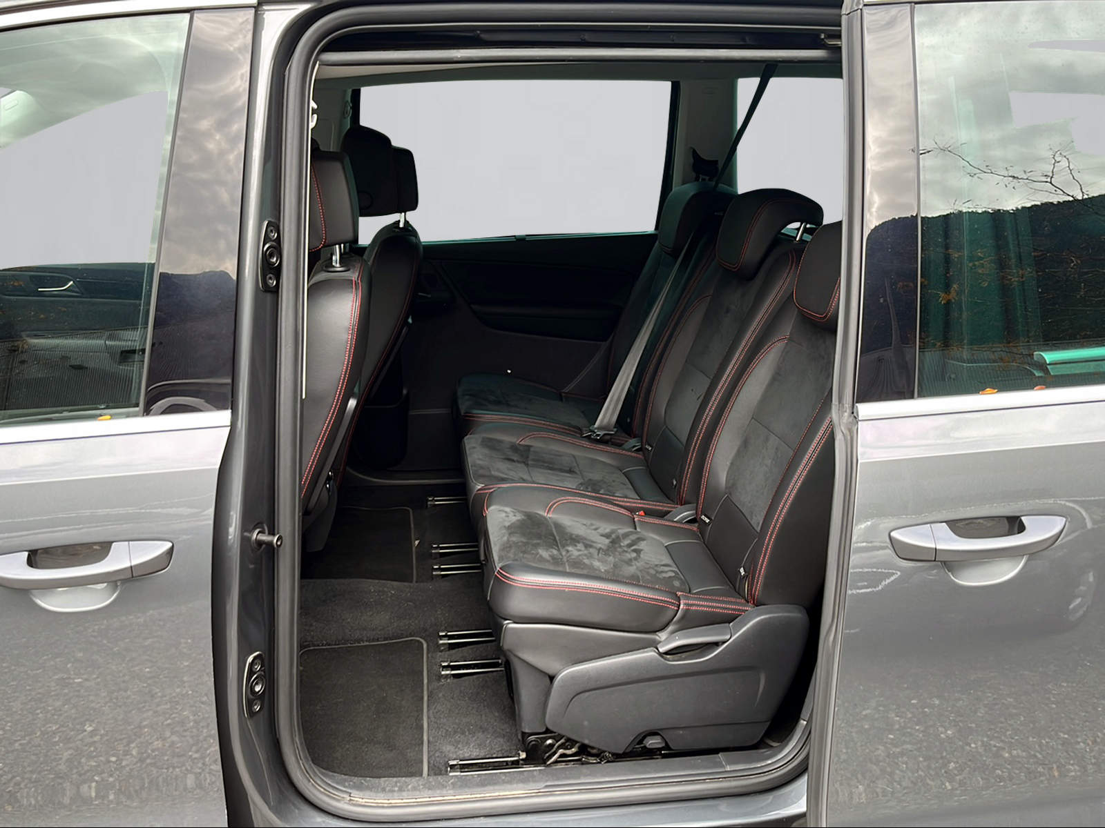 SEAT Alhambra 2.0 TDI 4Drive SWISS FR-image-6