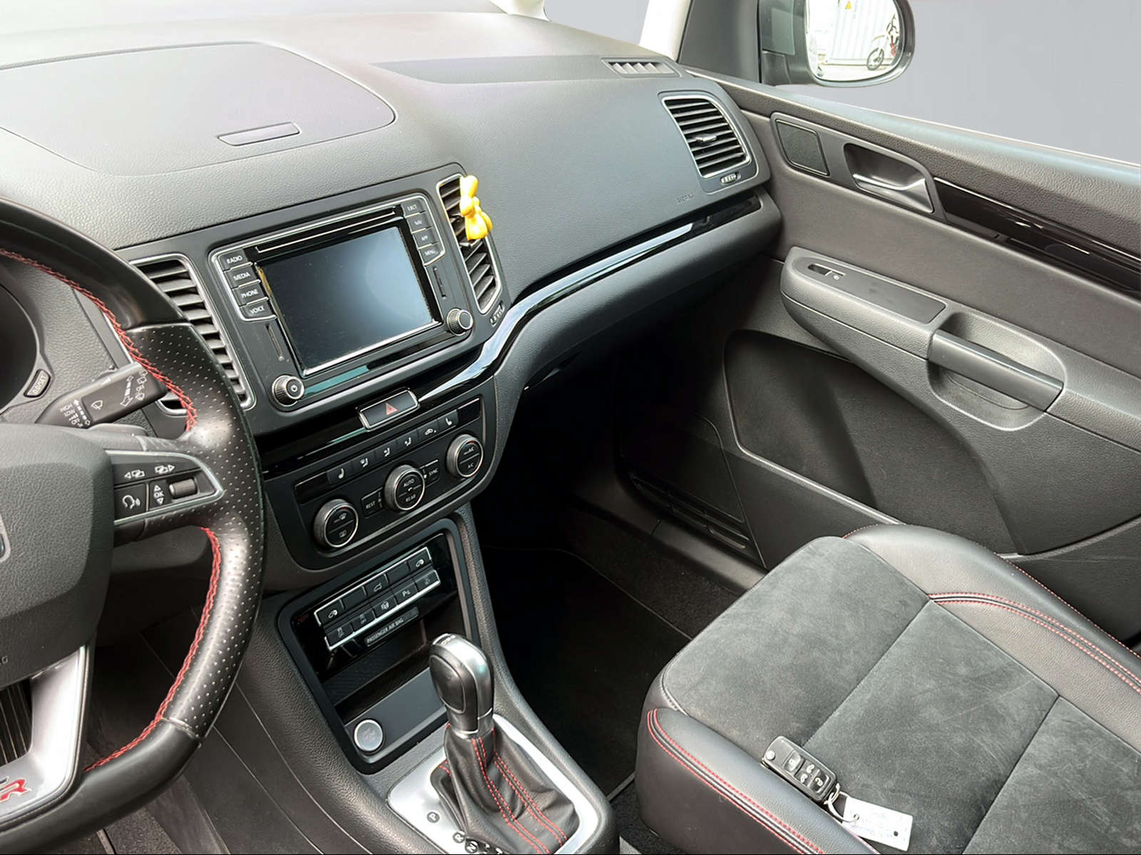 SEAT Alhambra 2.0 TDI 4Drive SWISS FR-image-5