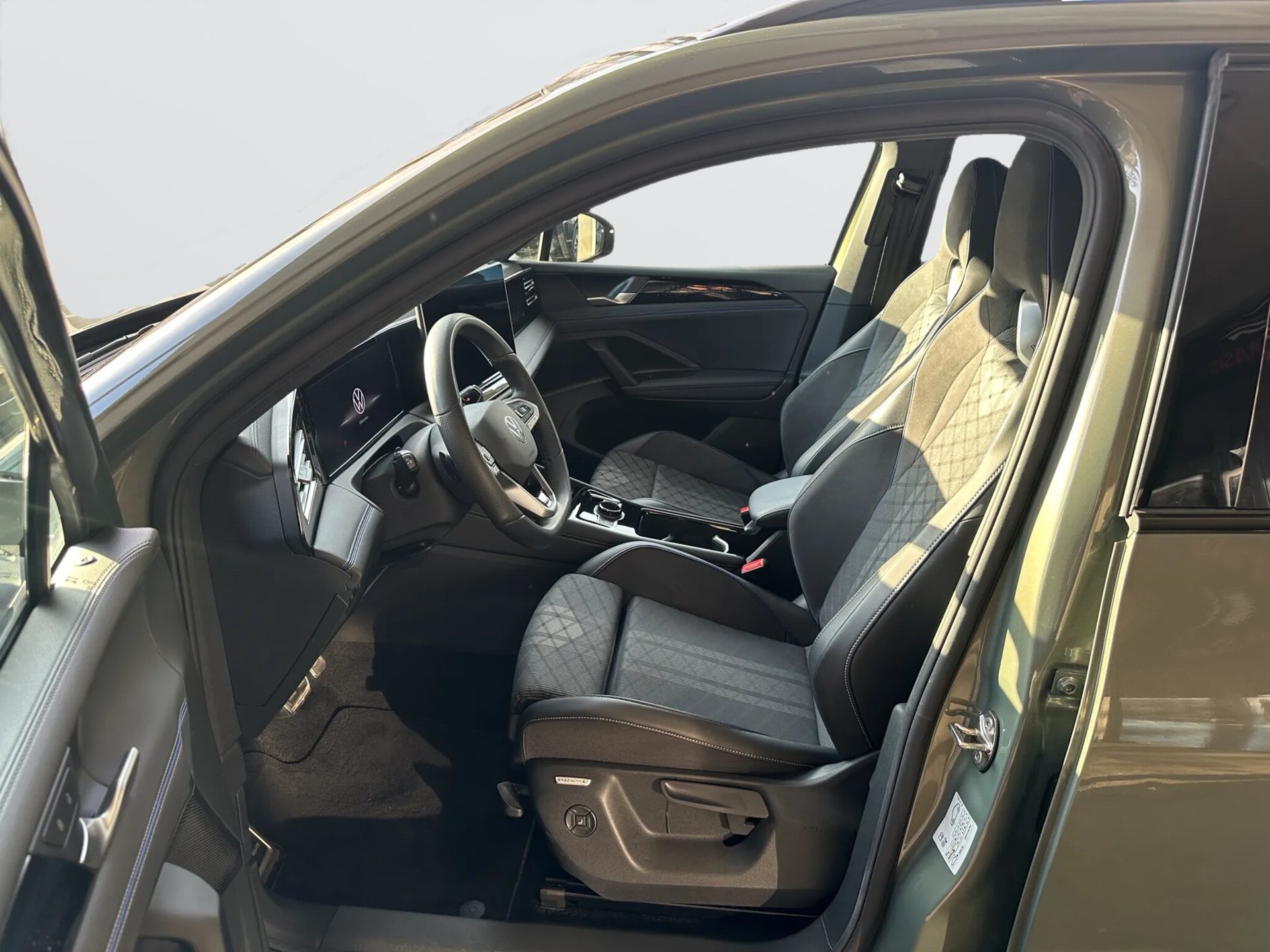 VW Tiguan 2.0 TSI DSG R-Line 4Motion-image-8