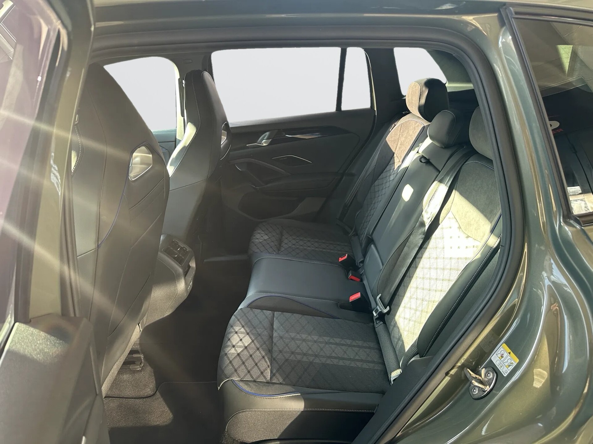VW Tiguan 2.0 TSI DSG R-Line 4Motion-image-9