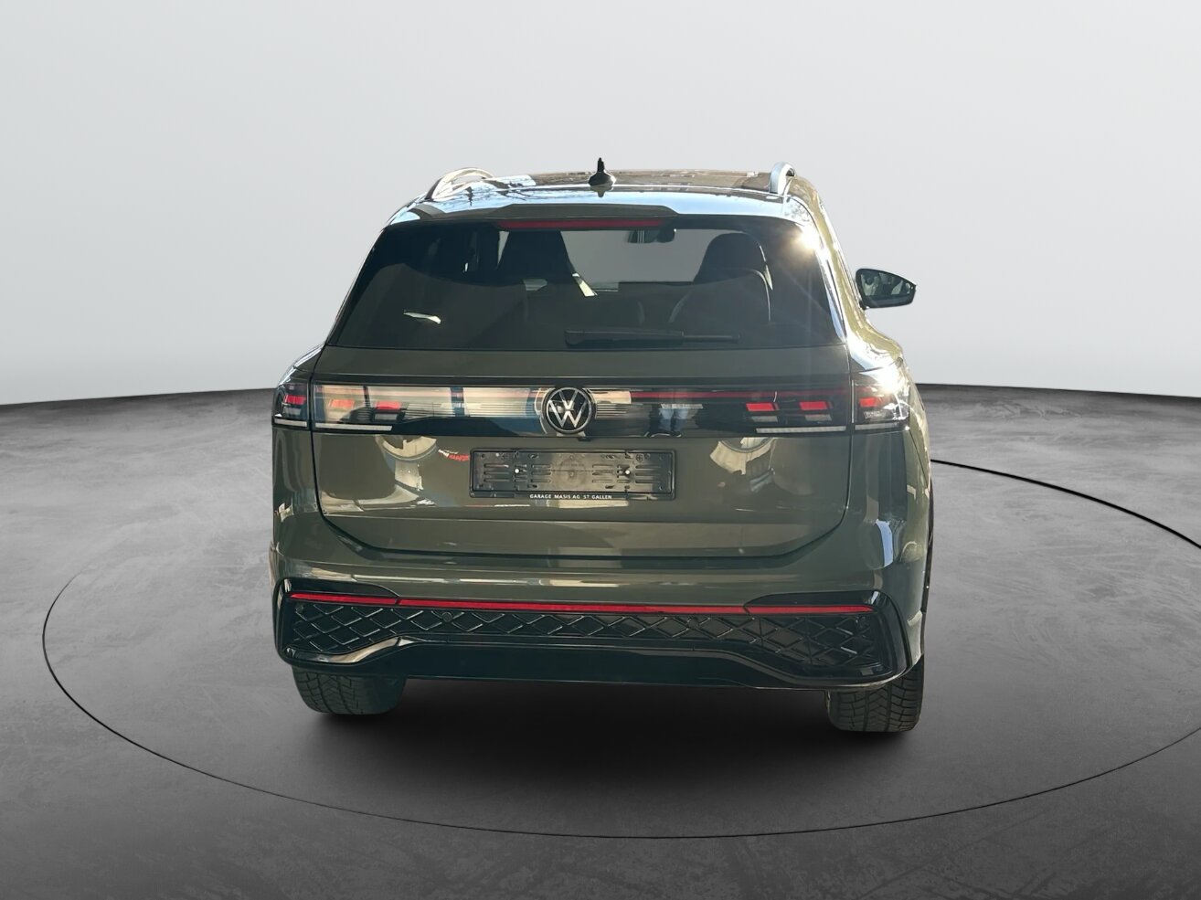 VW Tiguan 2.0 TSI DSG R-Line 4Motion-image-2