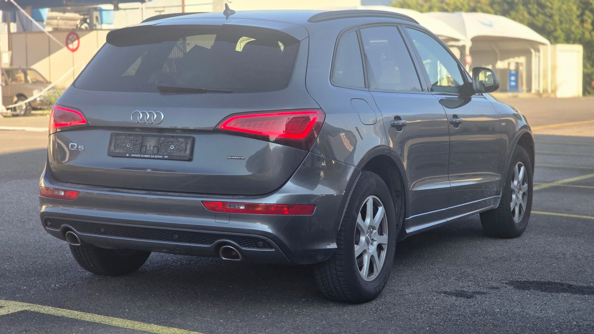 AUDI Q5 3.0 TDI clean quattro S-tronic-image-4