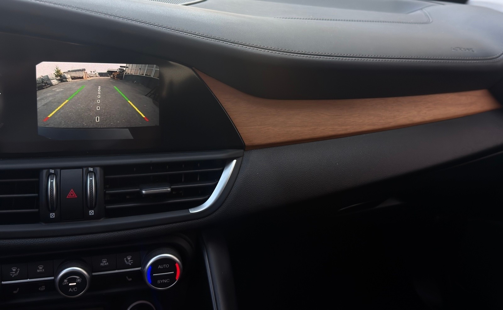 ALFA ROMEO Giulia 2.0 TI Automatic mit 201 PS-image-11