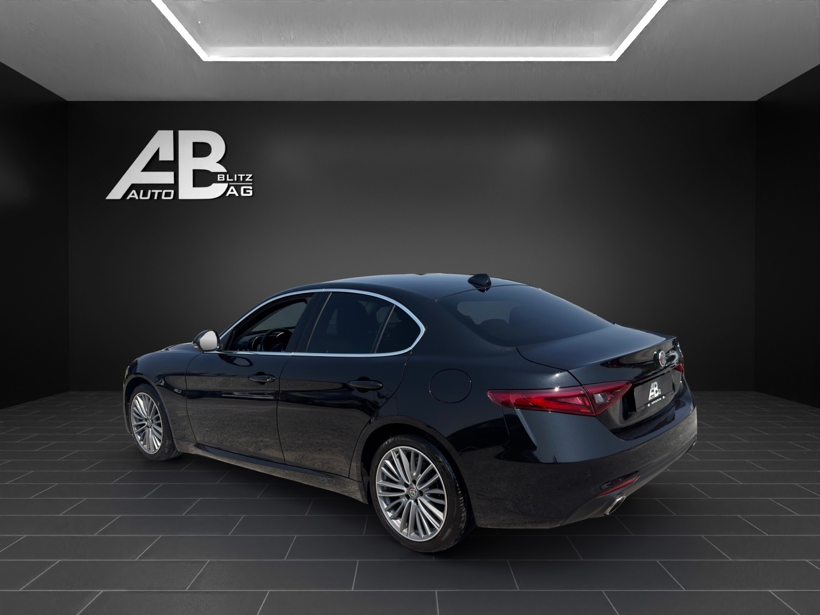 ALFA ROMEO Giulia 2.0 TI Automatic mit 201 PS-image-2