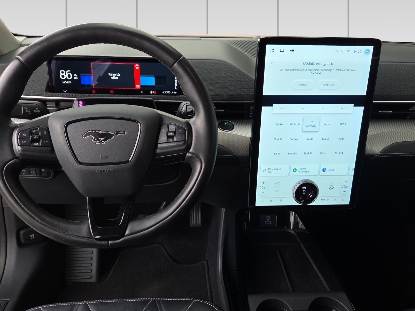 FORD Mustang MACH-E RWD 72.6 kWh-image-9