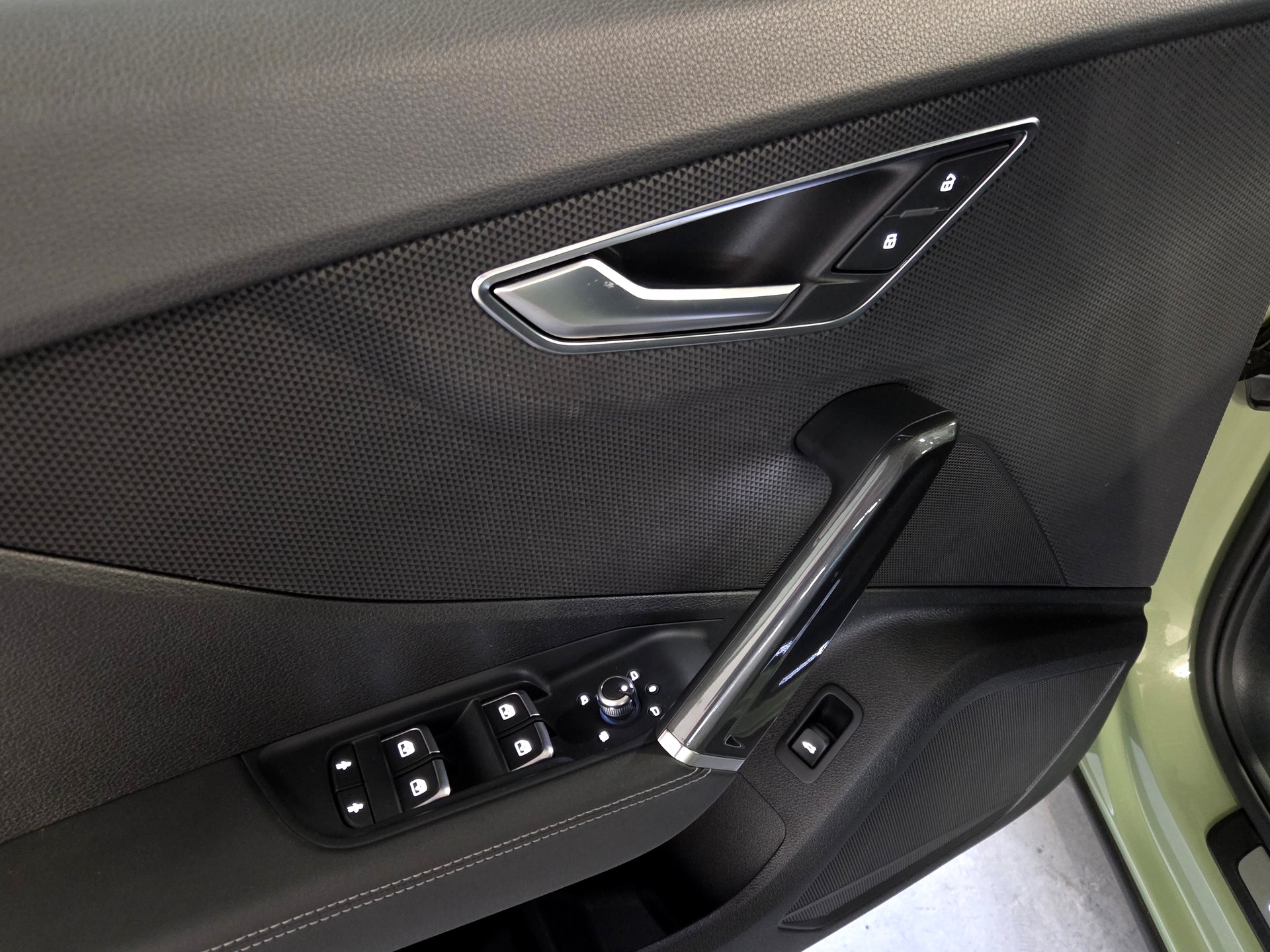 AUDI SQ2 2.0 TFSI quattro S-Tronic-image-17