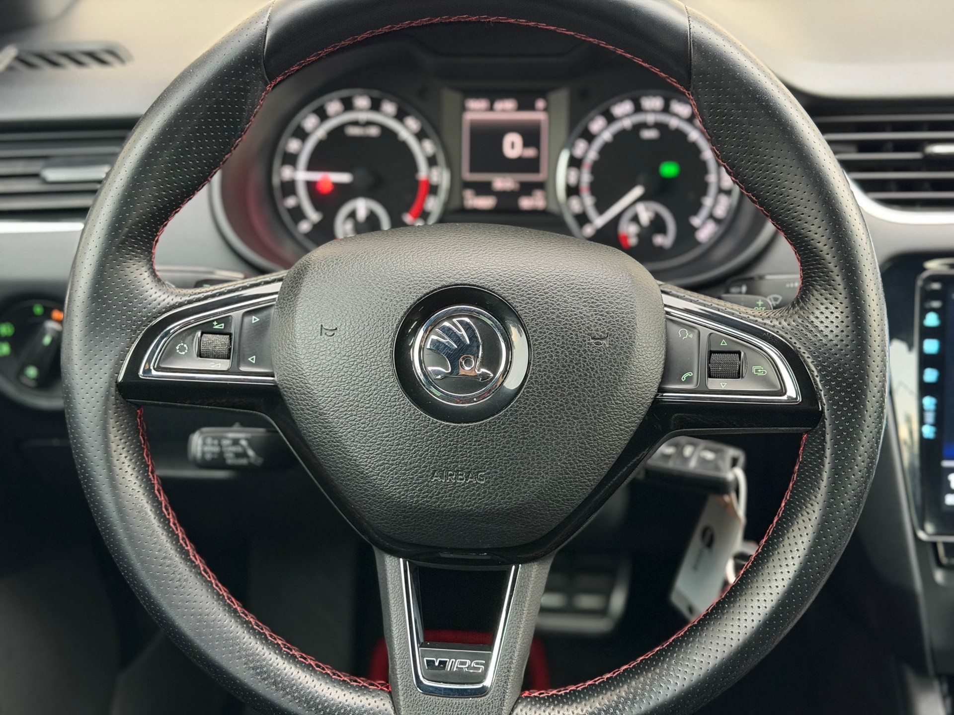 SKODA Octavia 2.0 TDI RS DSG-image-16
