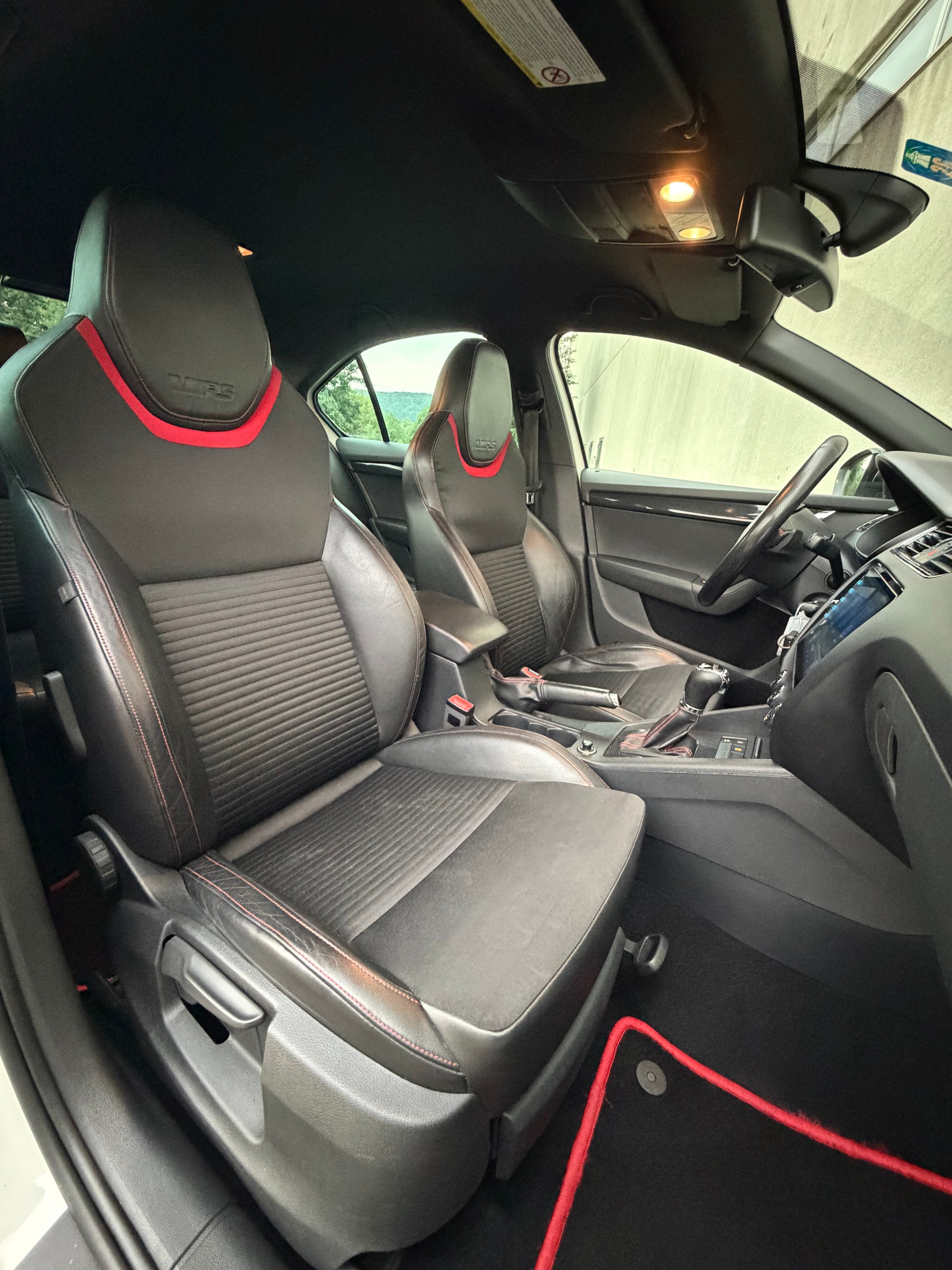SKODA Octavia 2.0 TDI RS DSG-image-12