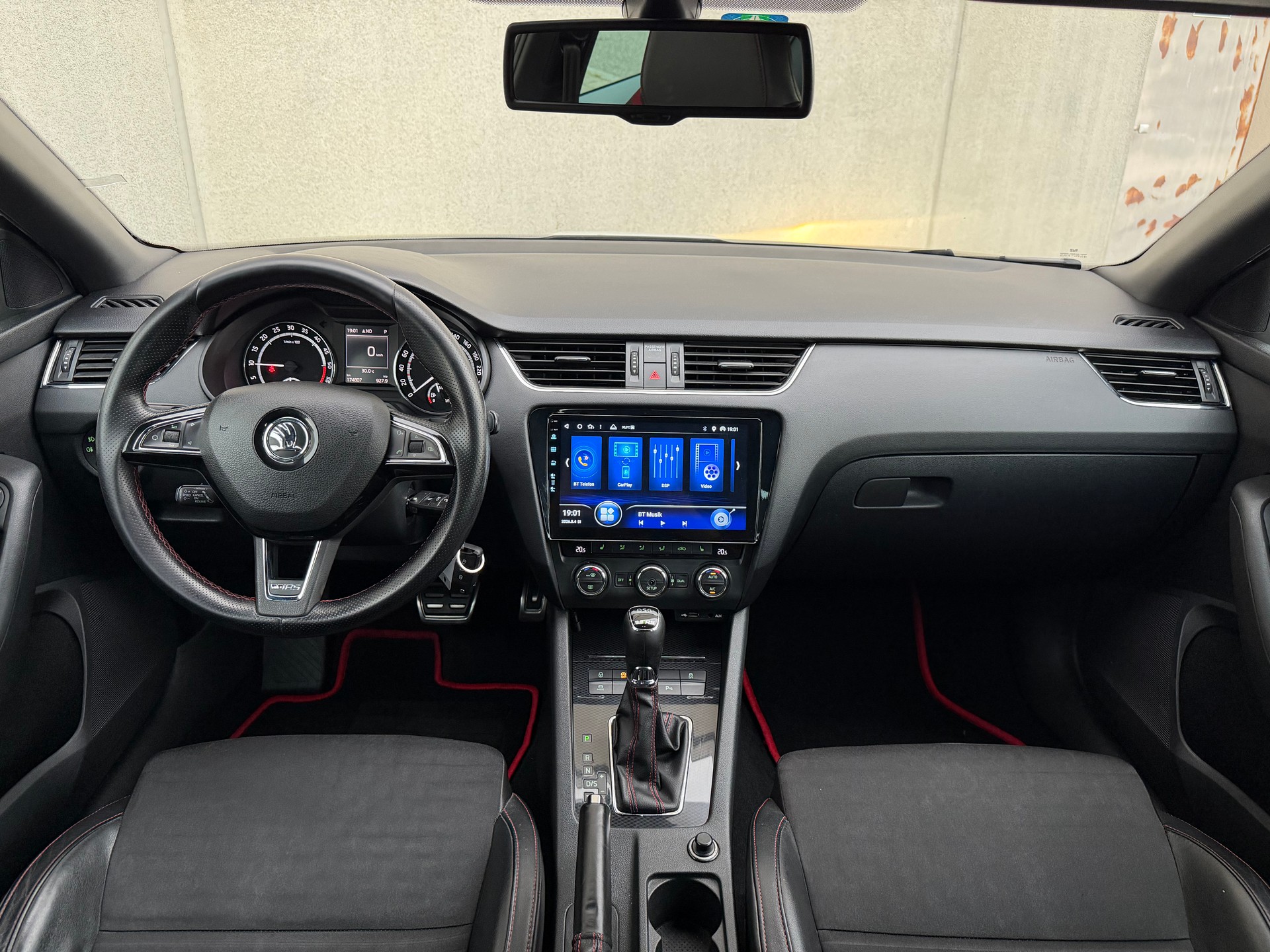 SKODA Octavia 2.0 TDI RS DSG-image-13