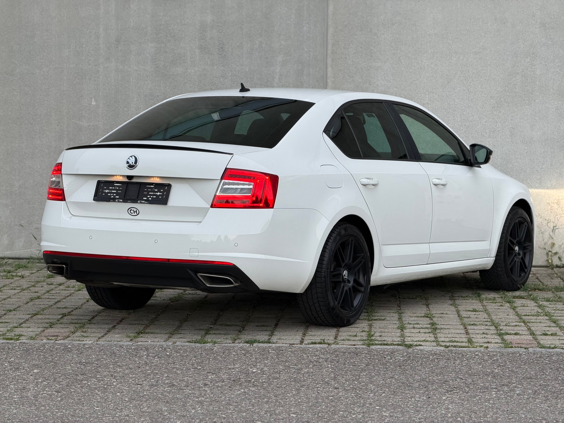 SKODA Octavia 2.0 TDI RS DSG-image-5
