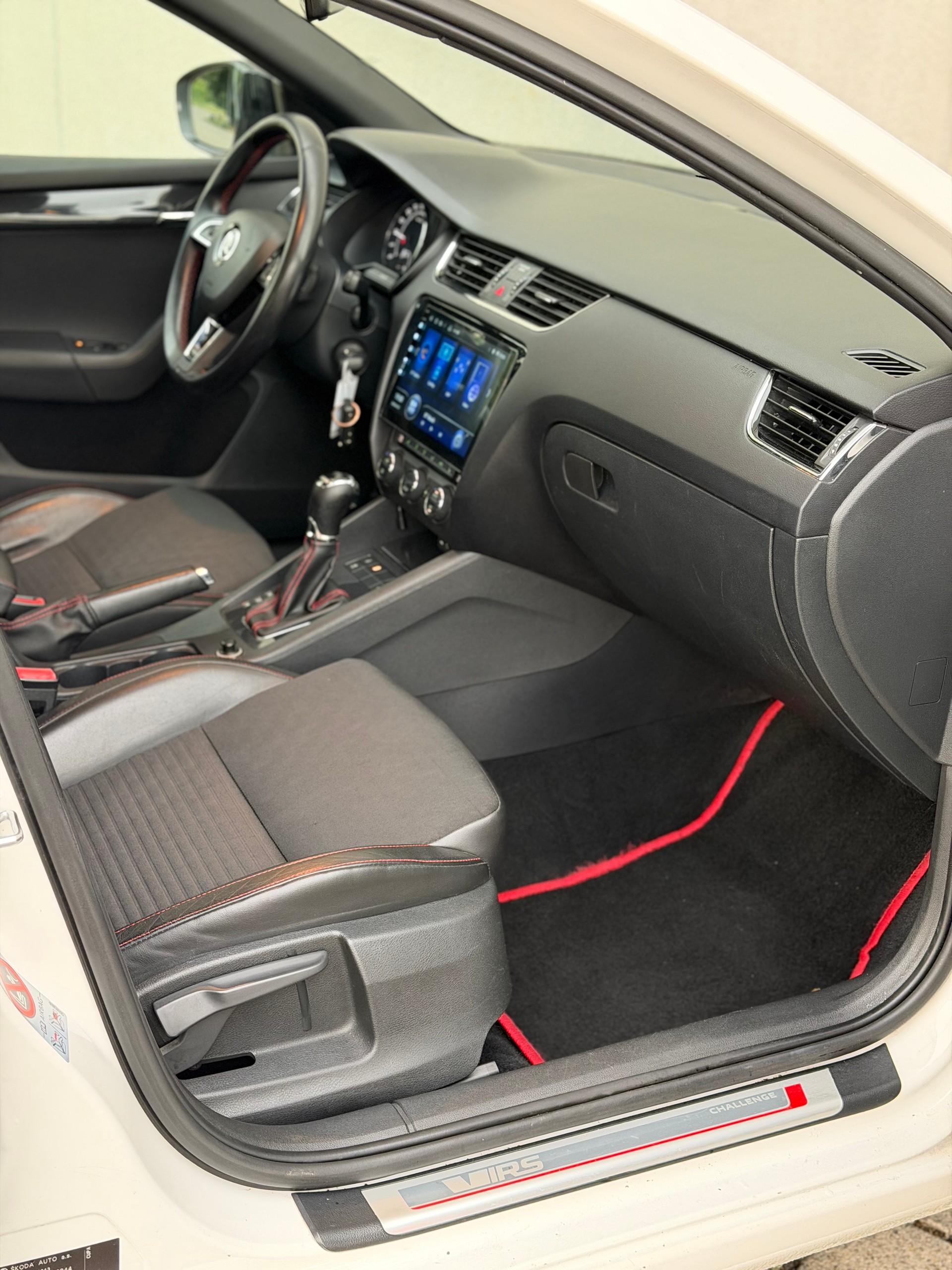 SKODA Octavia 2.0 TDI RS DSG-image-11