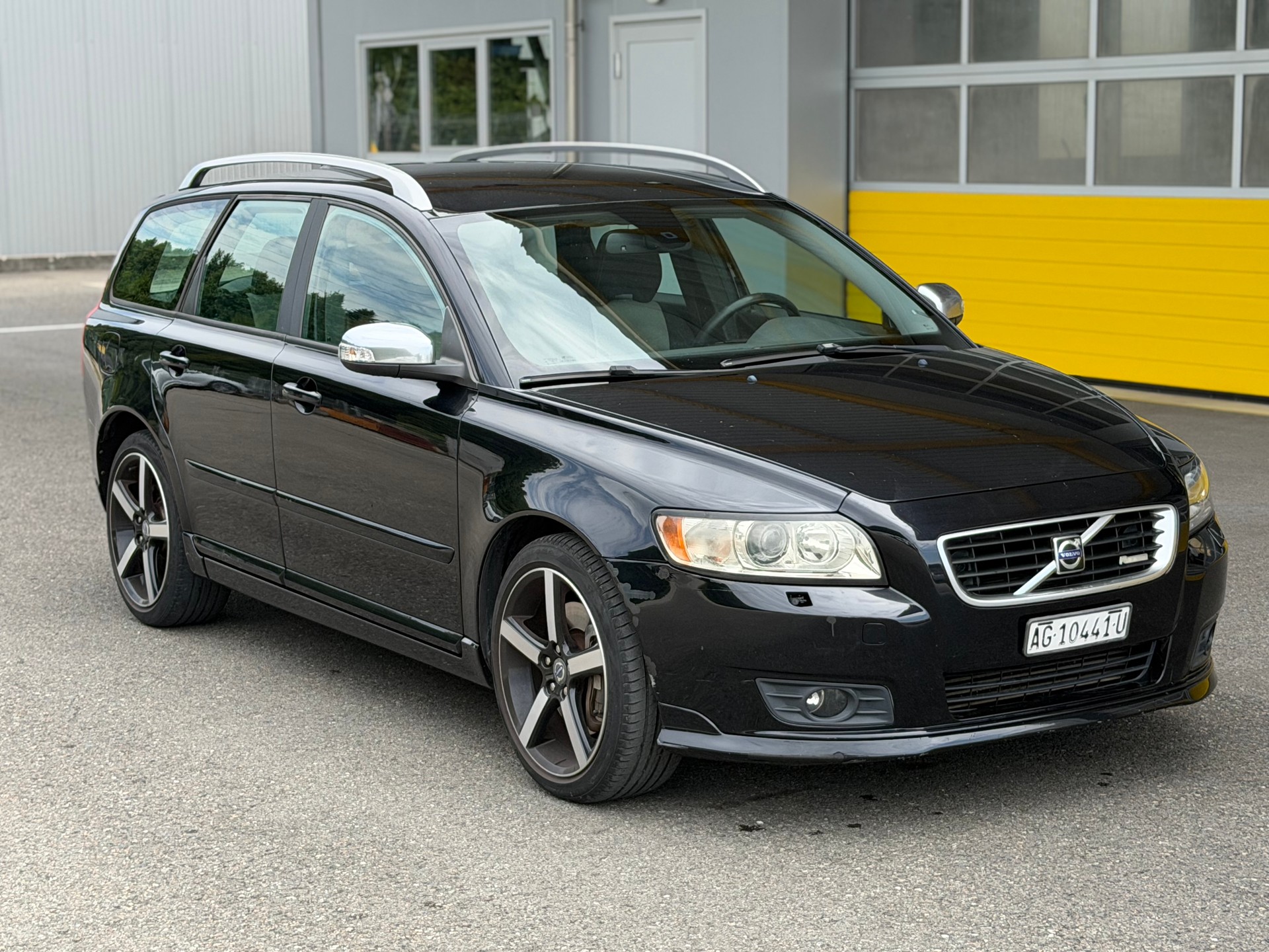 VOLVO V50 T5 Summum Geartronic R-Design-image-2