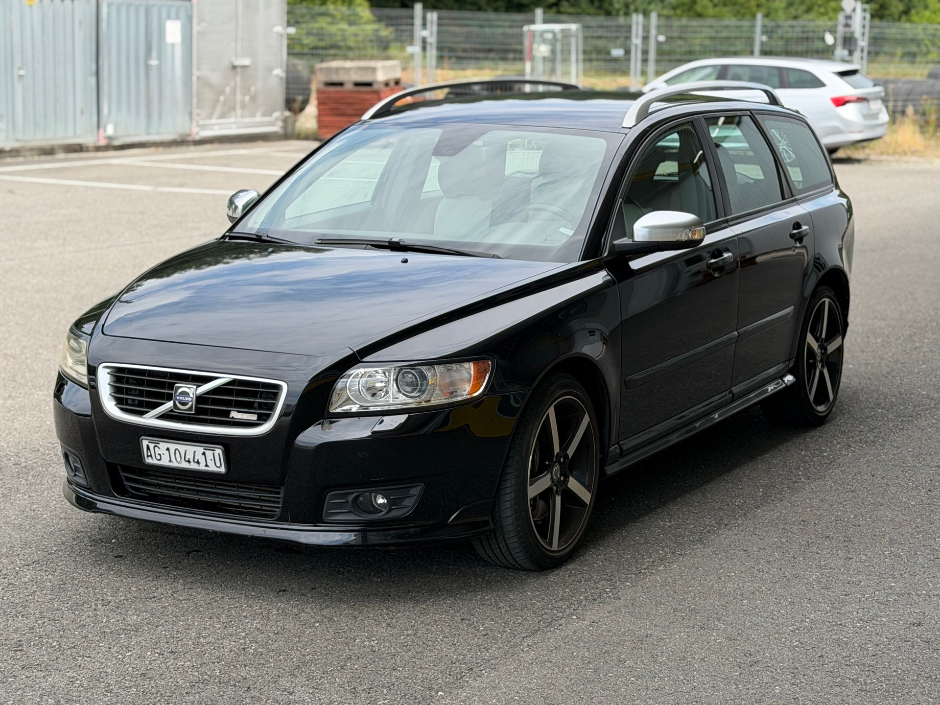 VOLVO V50 T5 Summum Geartronic R-Design-image-3