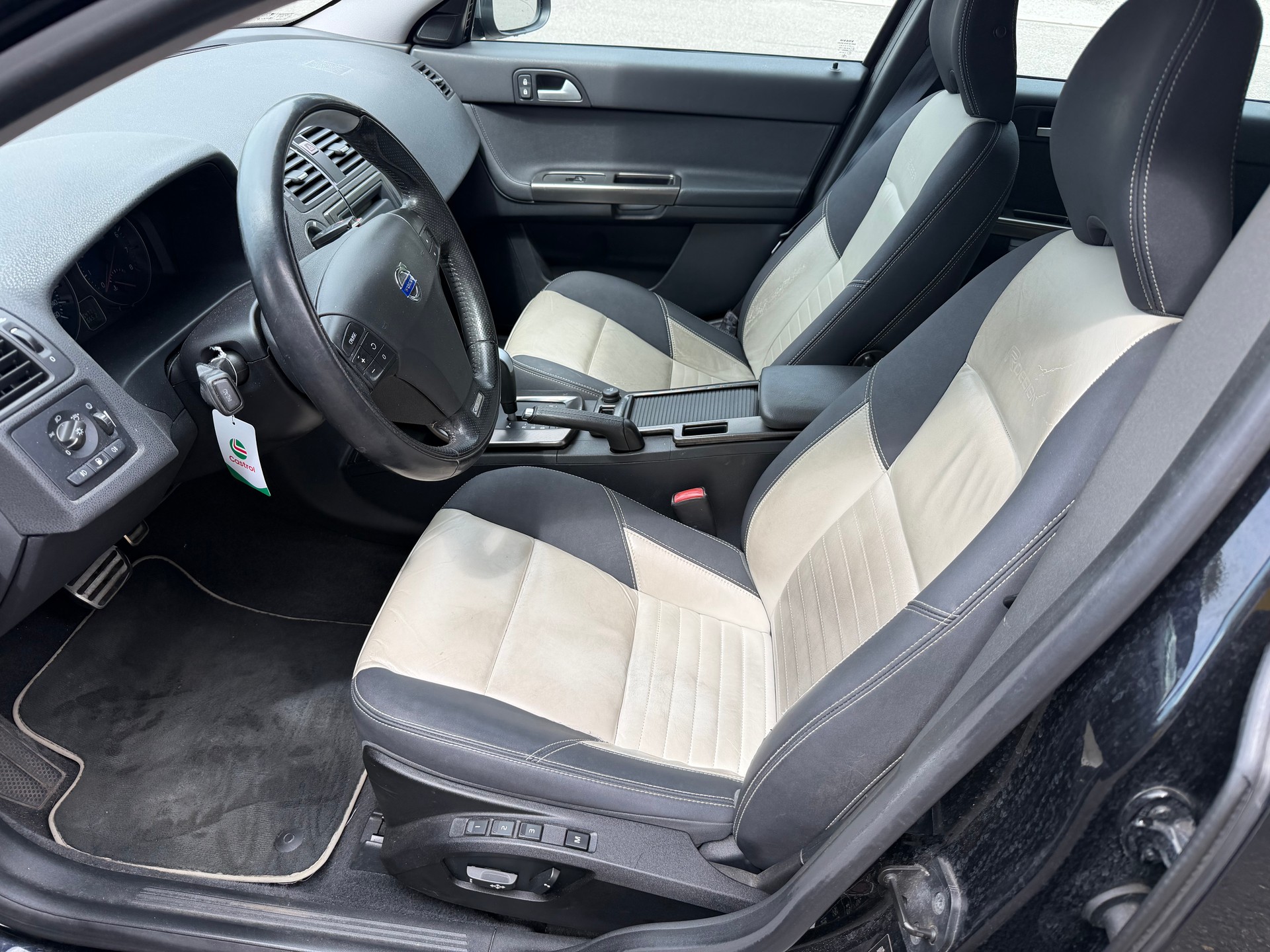 VOLVO V50 T5 Summum Geartronic R-Design-image-11