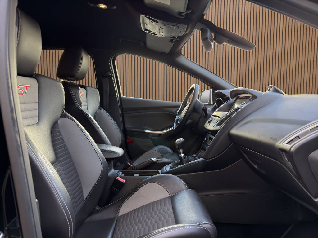 FORD Focus 2.0i EcoB SCTi ST-2-image-13