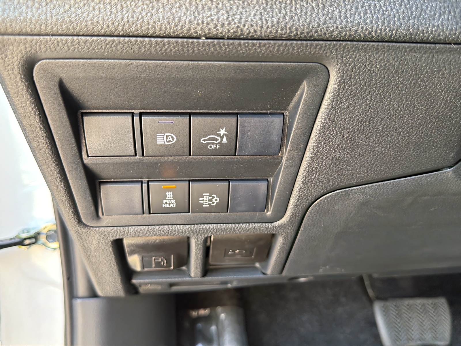 TOYOTA Hilux 2.8d MHEV Advanced Double Cab 4x4-image-7