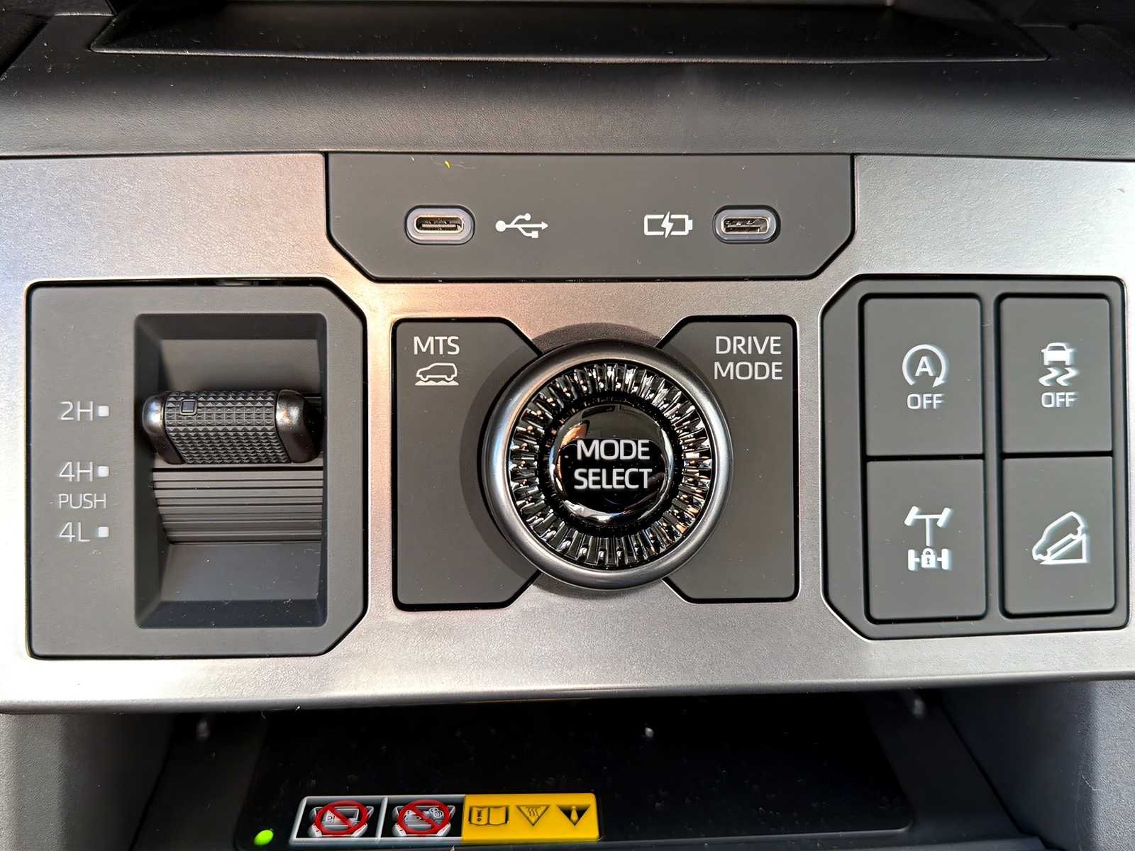 TOYOTA Hilux 2.8d MHEV Advanced Double Cab 4x4-image-9