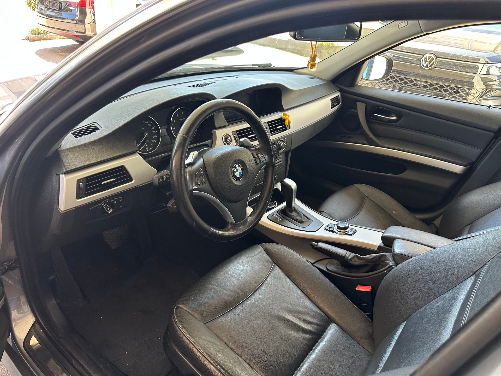 BMW 325i xDrive Touring Steptronic-image-4