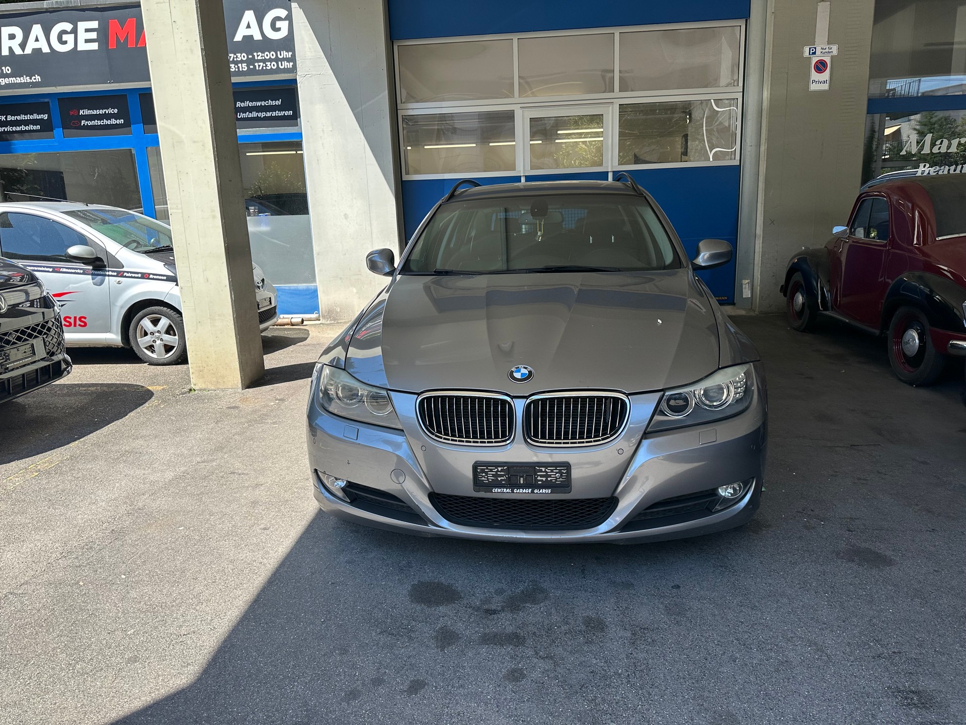 BMW 325i xDrive Touring Steptronic-image-1