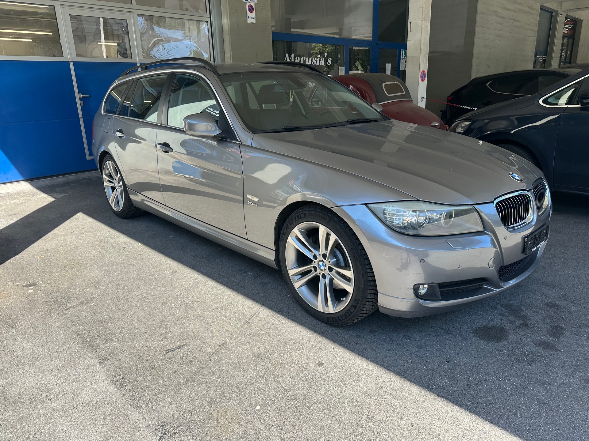 BMW 325i xDrive Touring Steptronic-image-2
