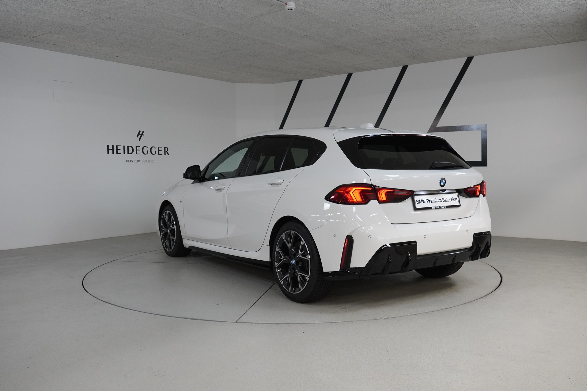 BMW 120d M Sport Steptronic-image-4