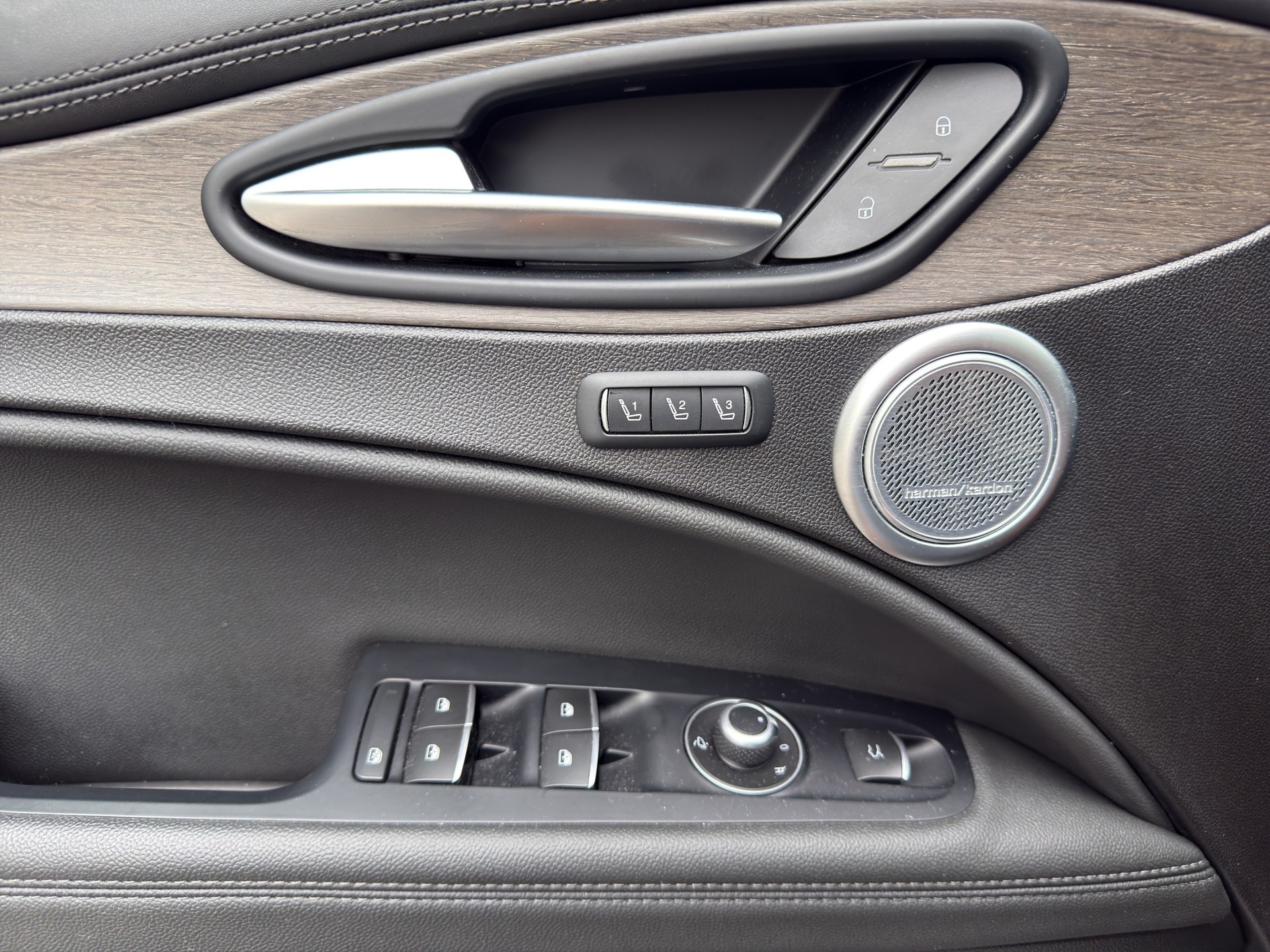ALFA ROMEO Stelvio 2.0 TI Q4 Automatic-image-10