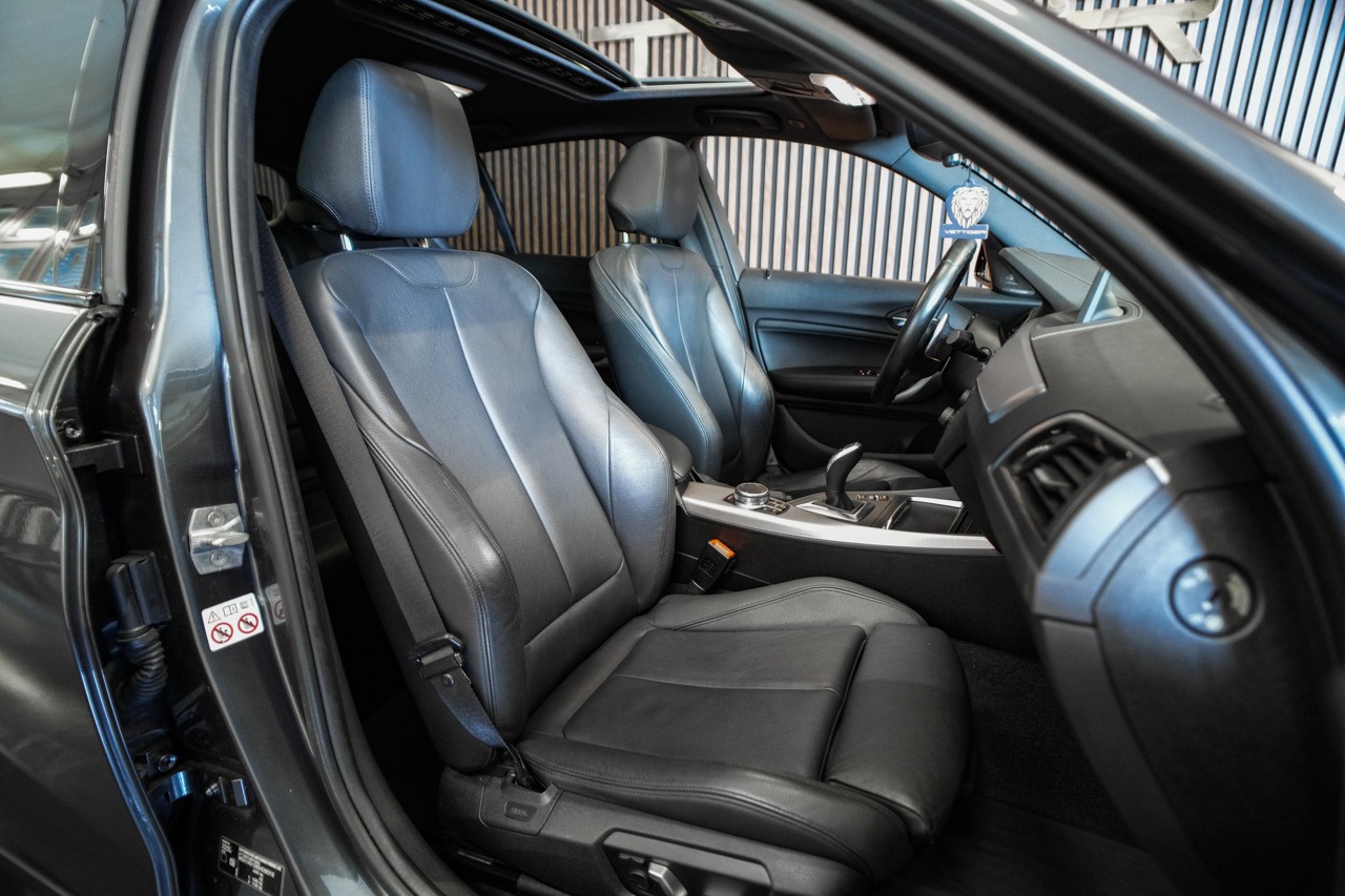 BMW M140i xDrive Steptronic-image-13